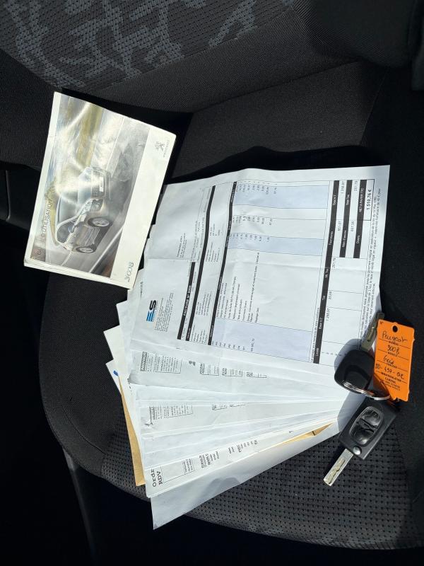 Peugeot 3008 1.6 HDi 112ch Pretium Pack EMBRAYAGE NEUF TOIT PANO GPS BLUETOOTH RÉGULATEUR AUX