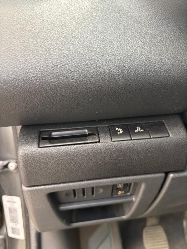 Peugeot 3008 1.6 HDi 112ch Pretium Pack EMBRAYAGE NEUF TOIT PANO GPS BLUETOOTH RÉGULATEUR AUX