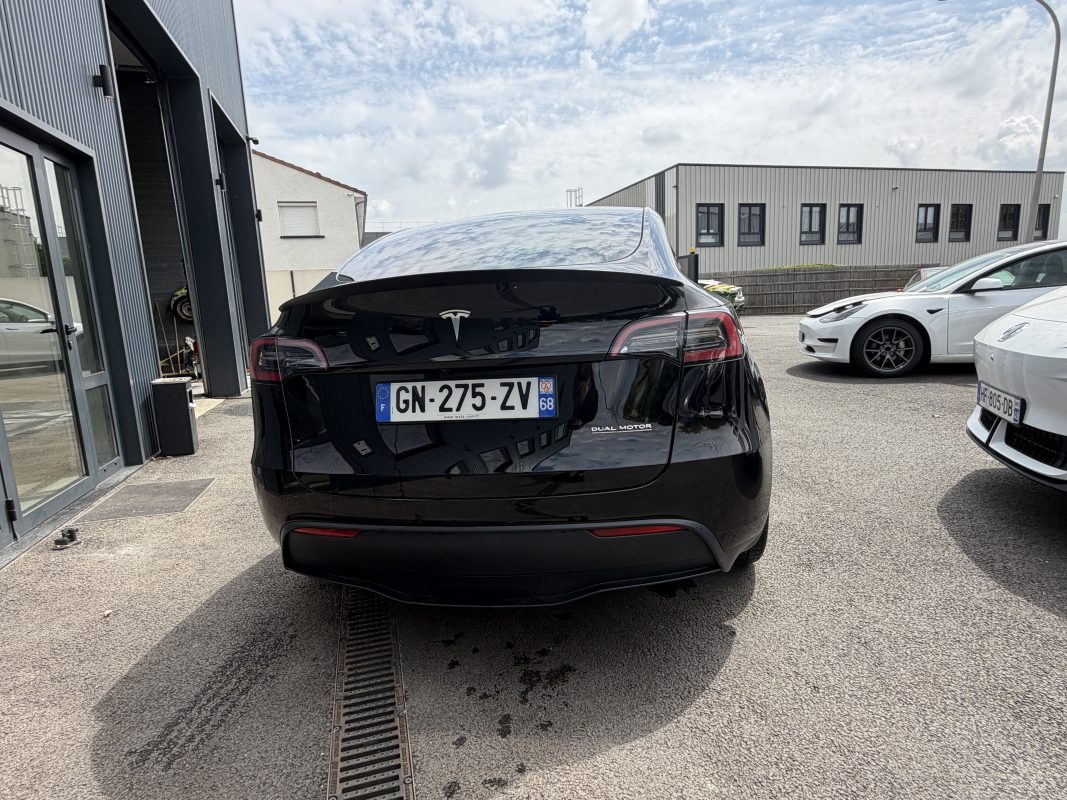 Tesla Model Y PERFORMANCE
