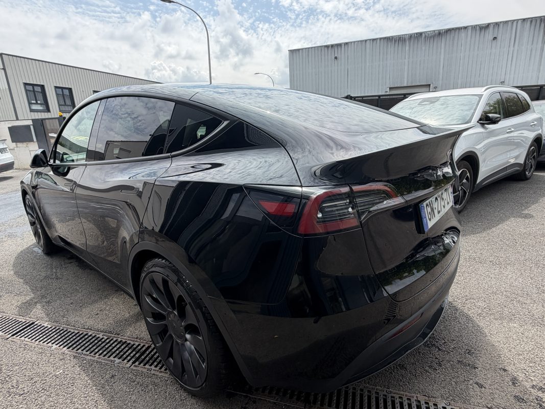 Tesla Model Y PERFORMANCE