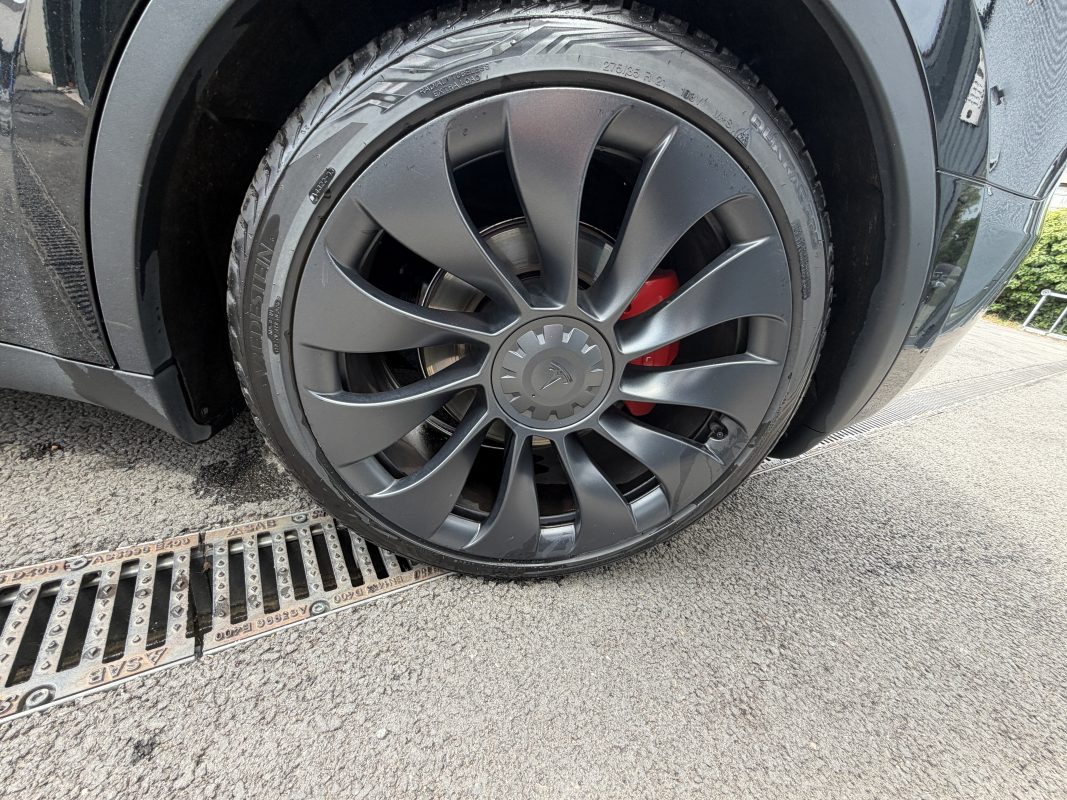 Tesla Model Y PERFORMANCE
