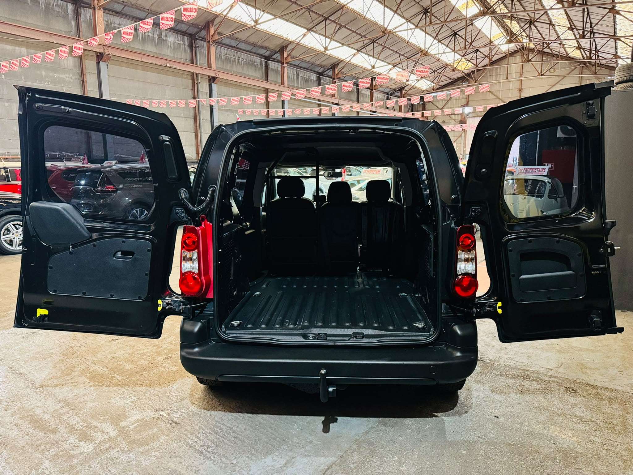 Citroen Berlingo 1.6 HDi 3 Places Utilitaire Att Remorque Airco Porte latérale