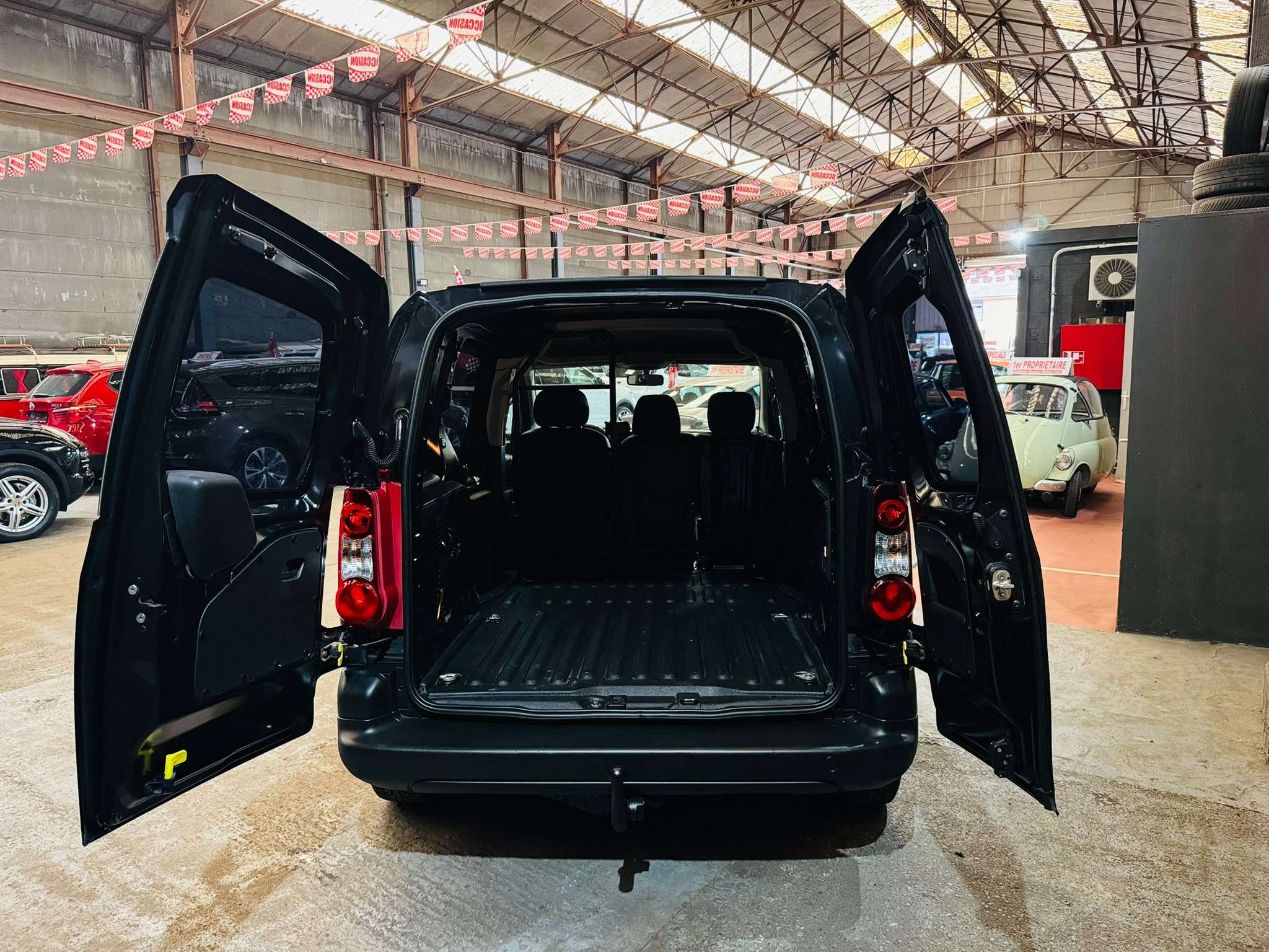 Citroen Berlingo 1.6 HDi 3 Places Utilitaire Att Remorque Airco Porte latérale