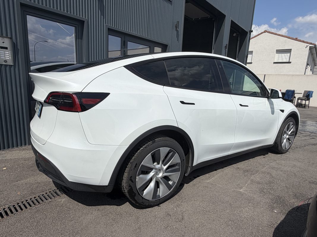 Tesla Model Y STANDARD RWD