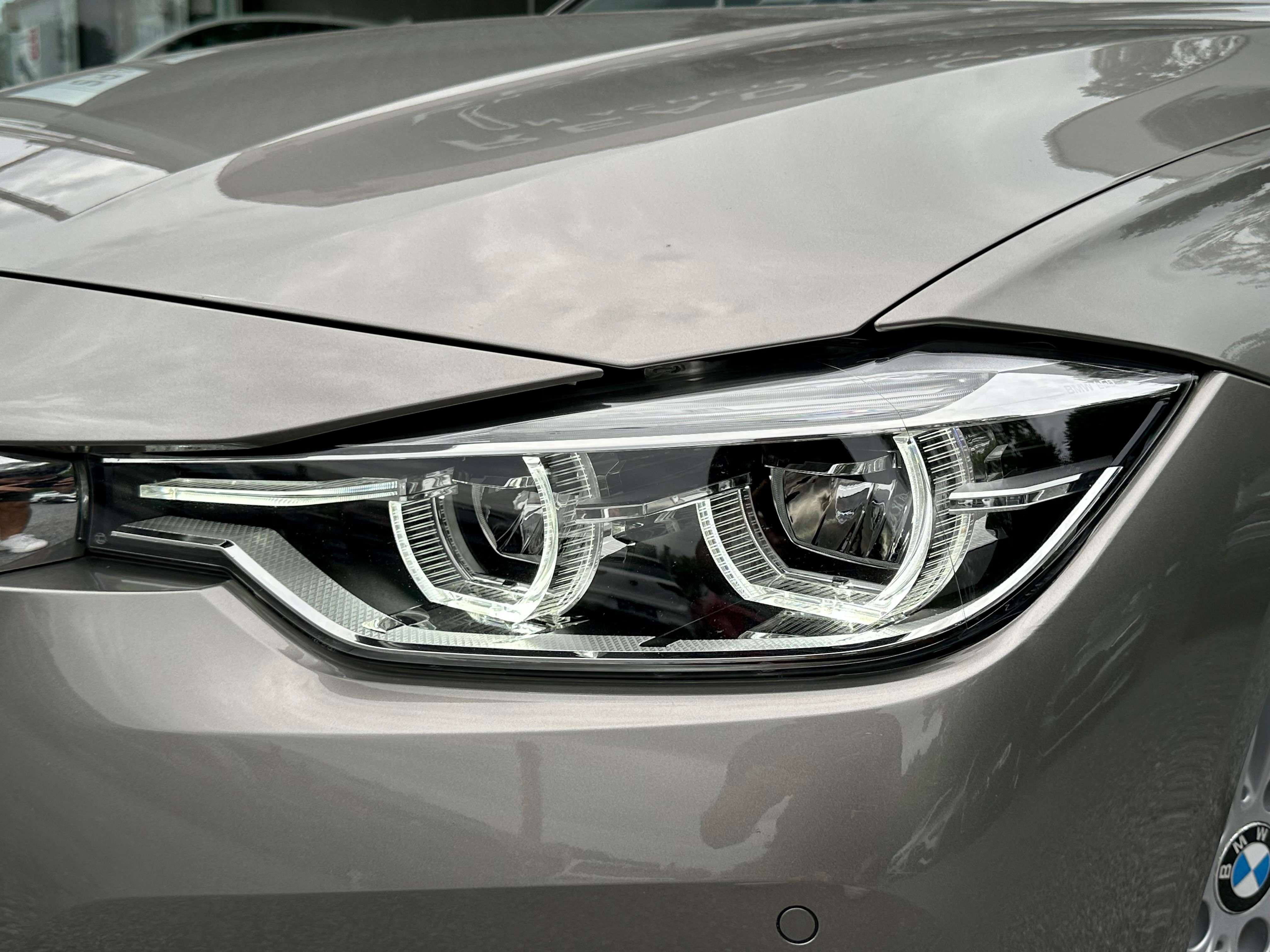 BMW 318 1.5*BREAK*LED*NAVI*CARNET COMPLET*GARANTIE*