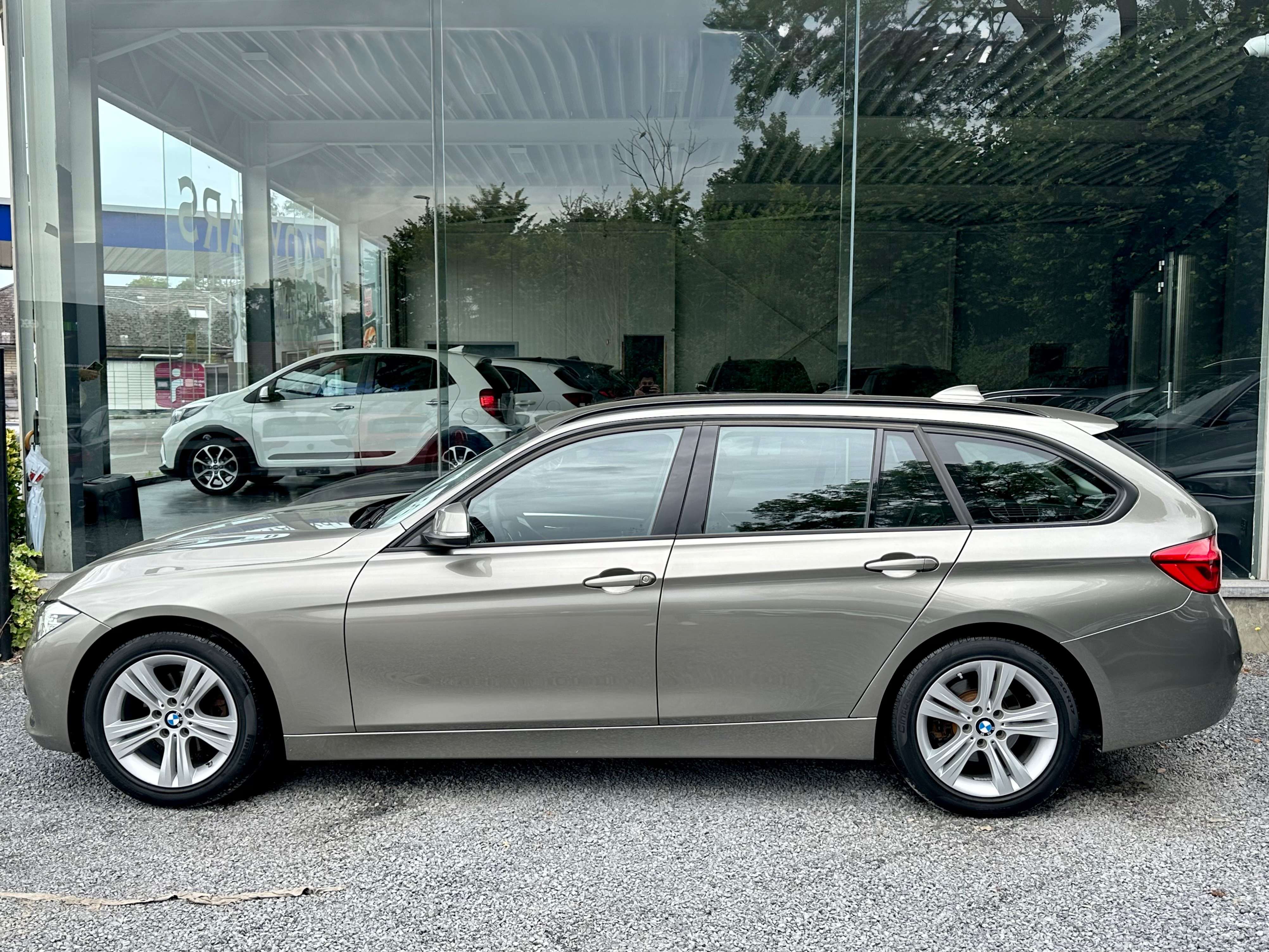 BMW 318 1.5*BREAK*LED*NAVI*CARNET COMPLET*GARANTIE*