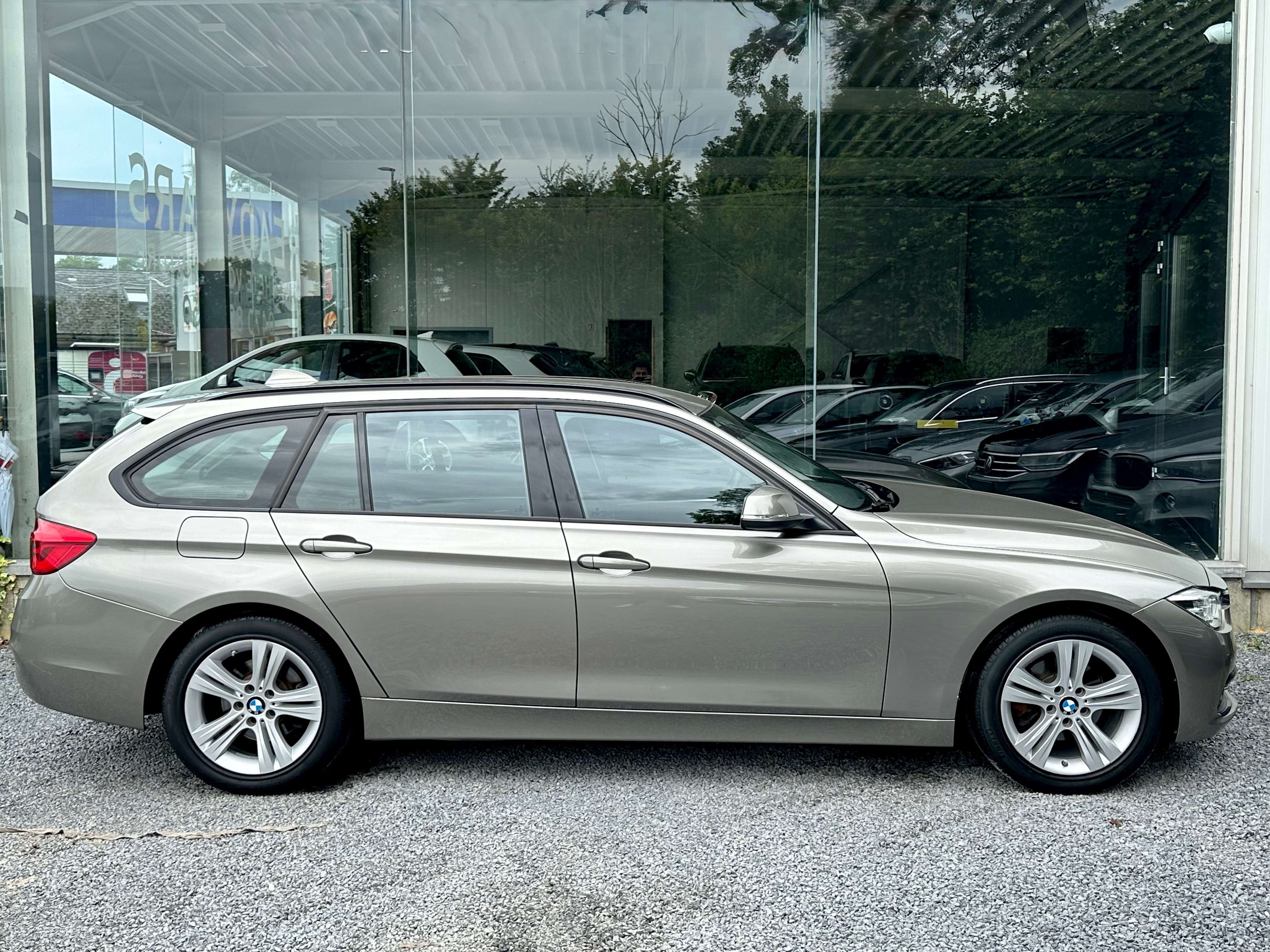 BMW 318 1.5*BREAK*LED*NAVI*CARNET COMPLET*GARANTIE*
