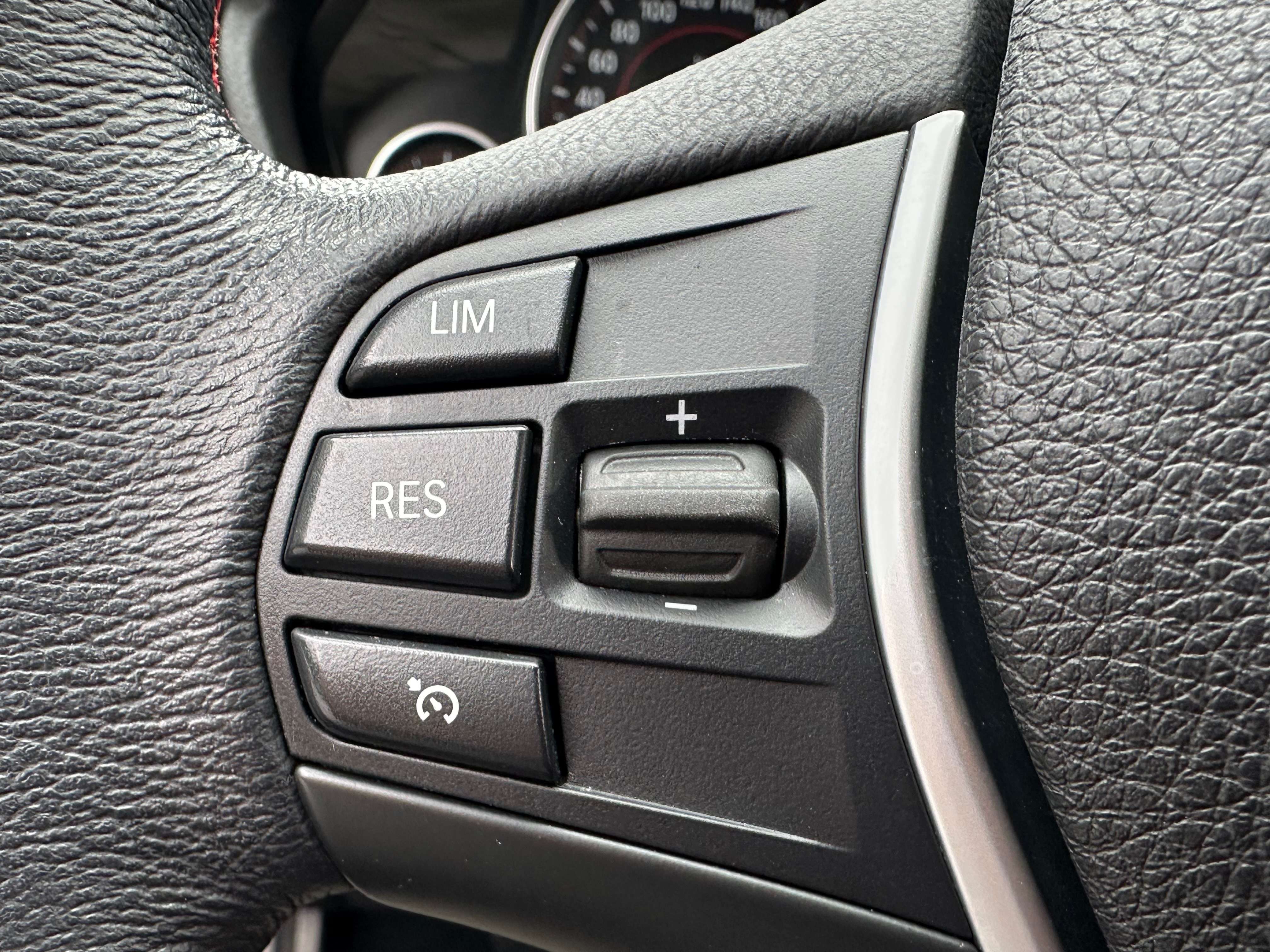BMW 318 1.5*BREAK*LED*NAVI*CARNET COMPLET*GARANTIE*