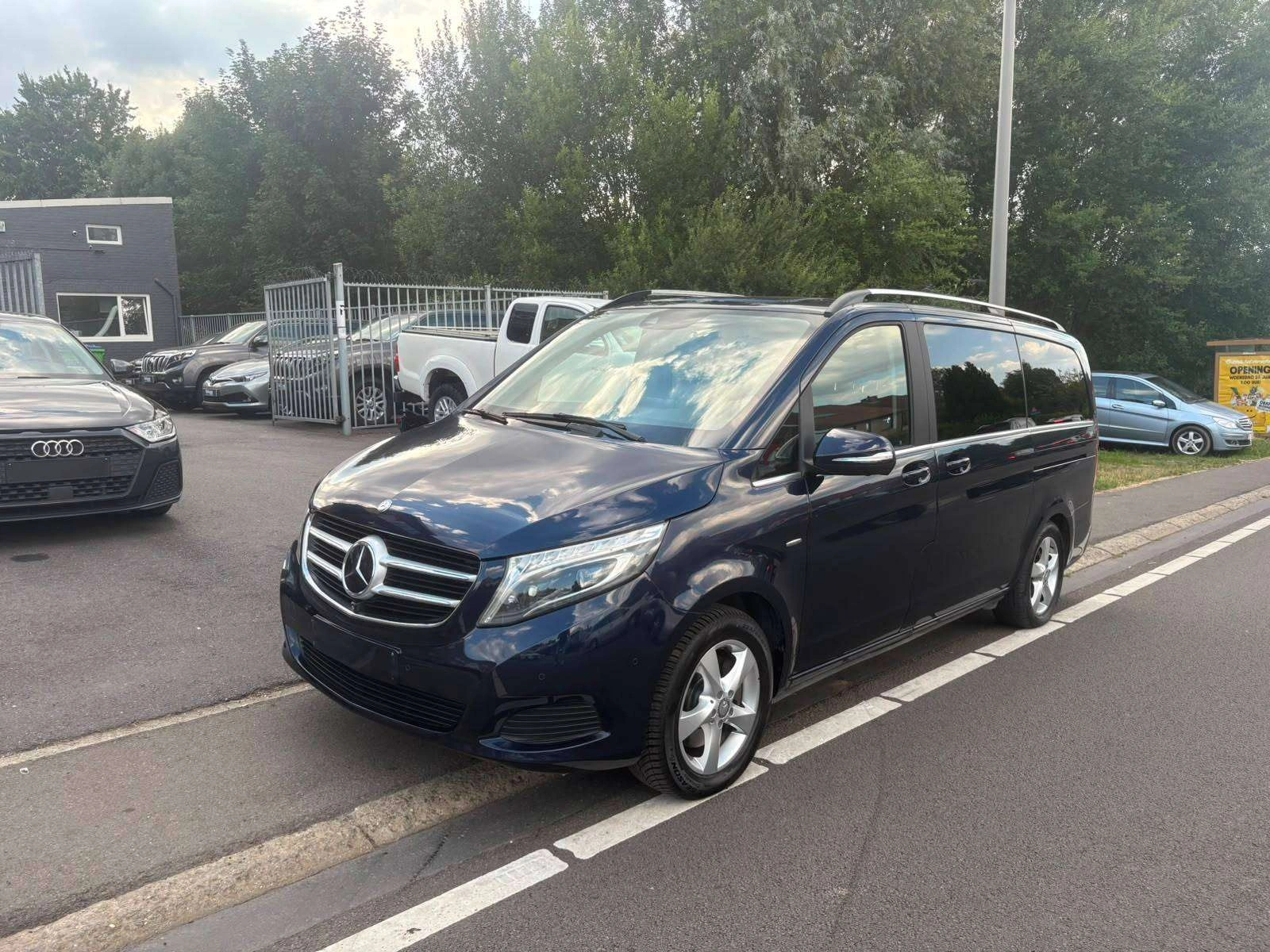 Mercedes-Benz V 250 V 250 d 22107 HT  Avantgarde Belgium car pass