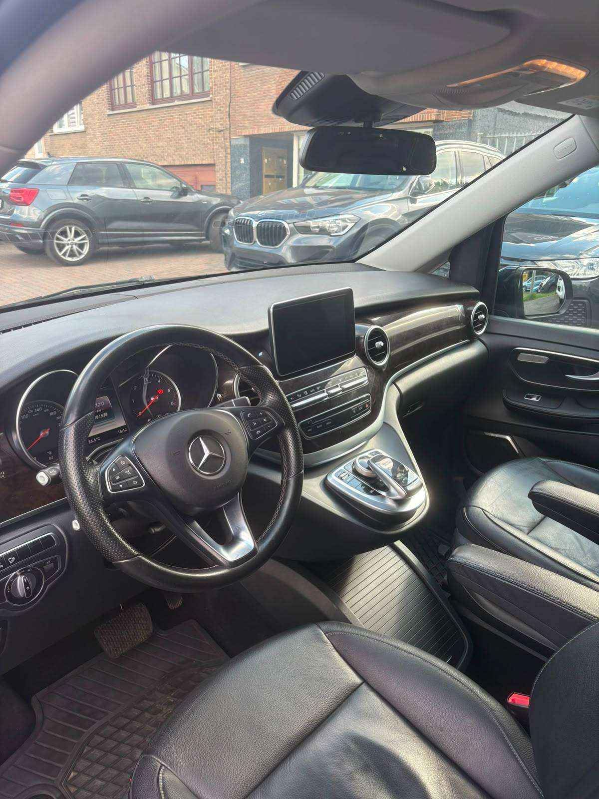 Mercedes-Benz V 250 V 250 d 22107 HT  Avantgarde Belgium car pass