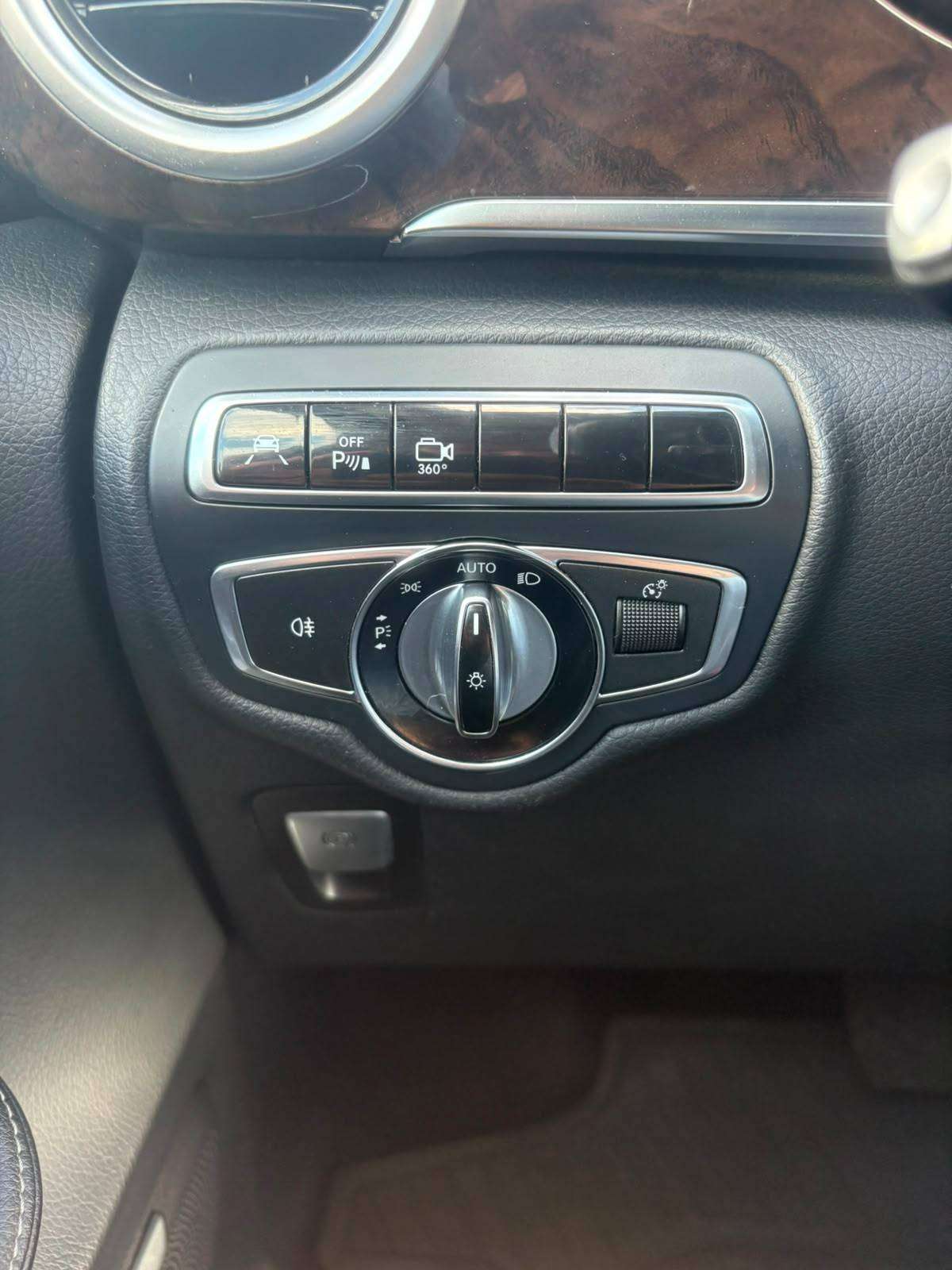 Mercedes-Benz V 250 V 250 d 22107 HT  Avantgarde Belgium car pass
