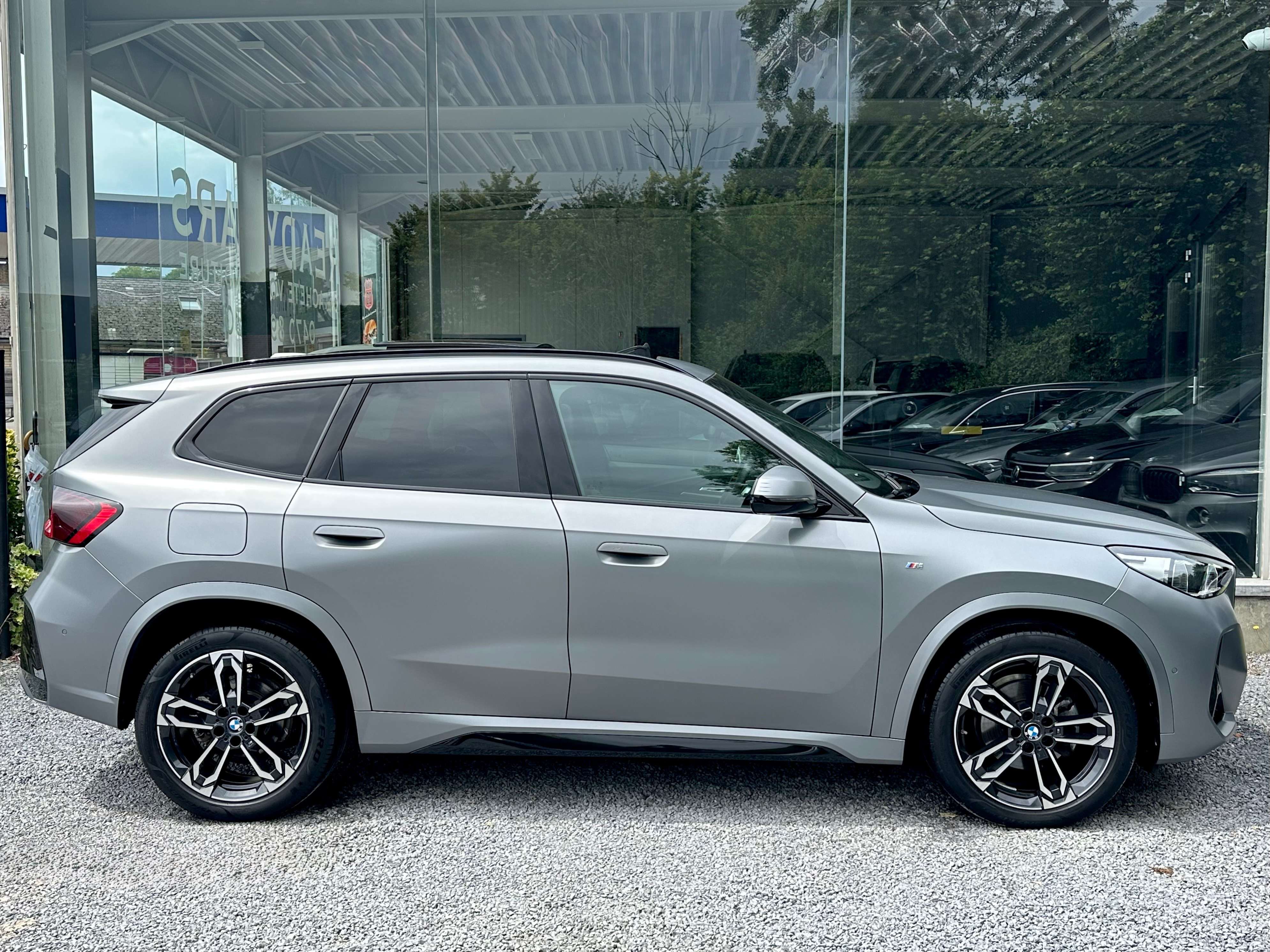 BMW X1 1.5*FULL OPTION*PACK M*FROZEN GREY*PANO*HARMAN KARDON*1ER PROP*ATT-REMORQUE