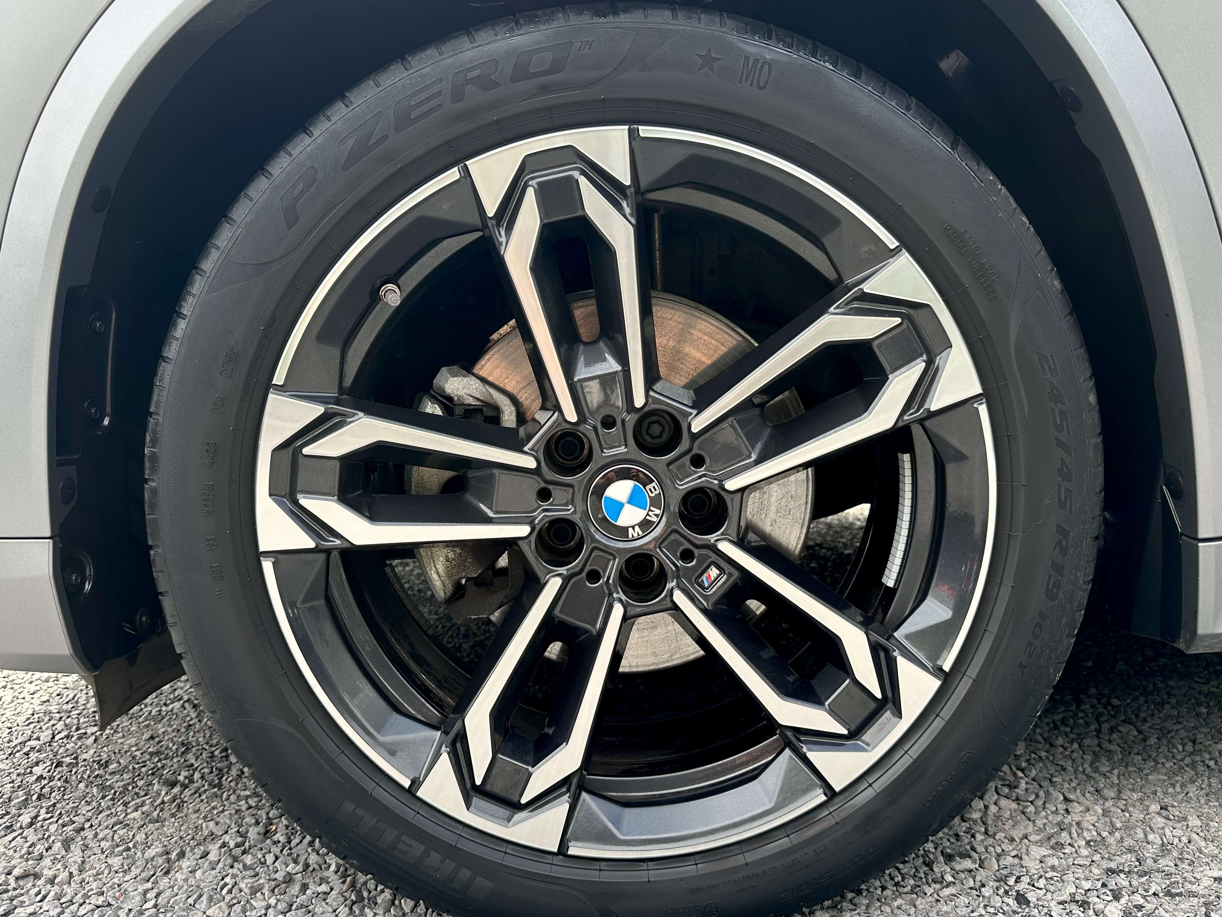 BMW X1 1.5*FULL OPTION*PACK M*FROZEN GREY*PANO*HARMAN KARDON*1ER PROP*ATT-REMORQUE