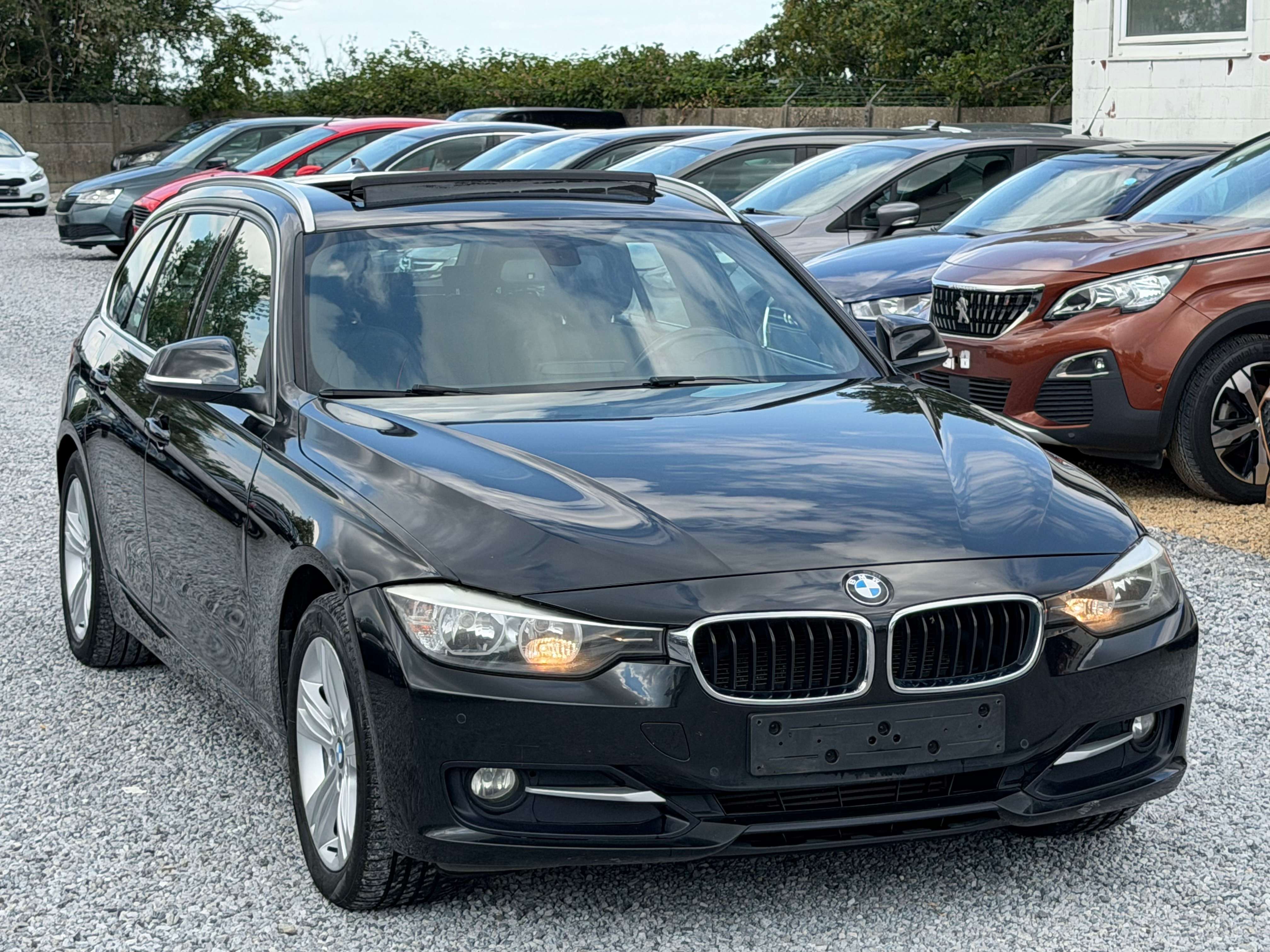 BMW 320 d X-Drive Touring - SportLine - Toit Pano - Cuir