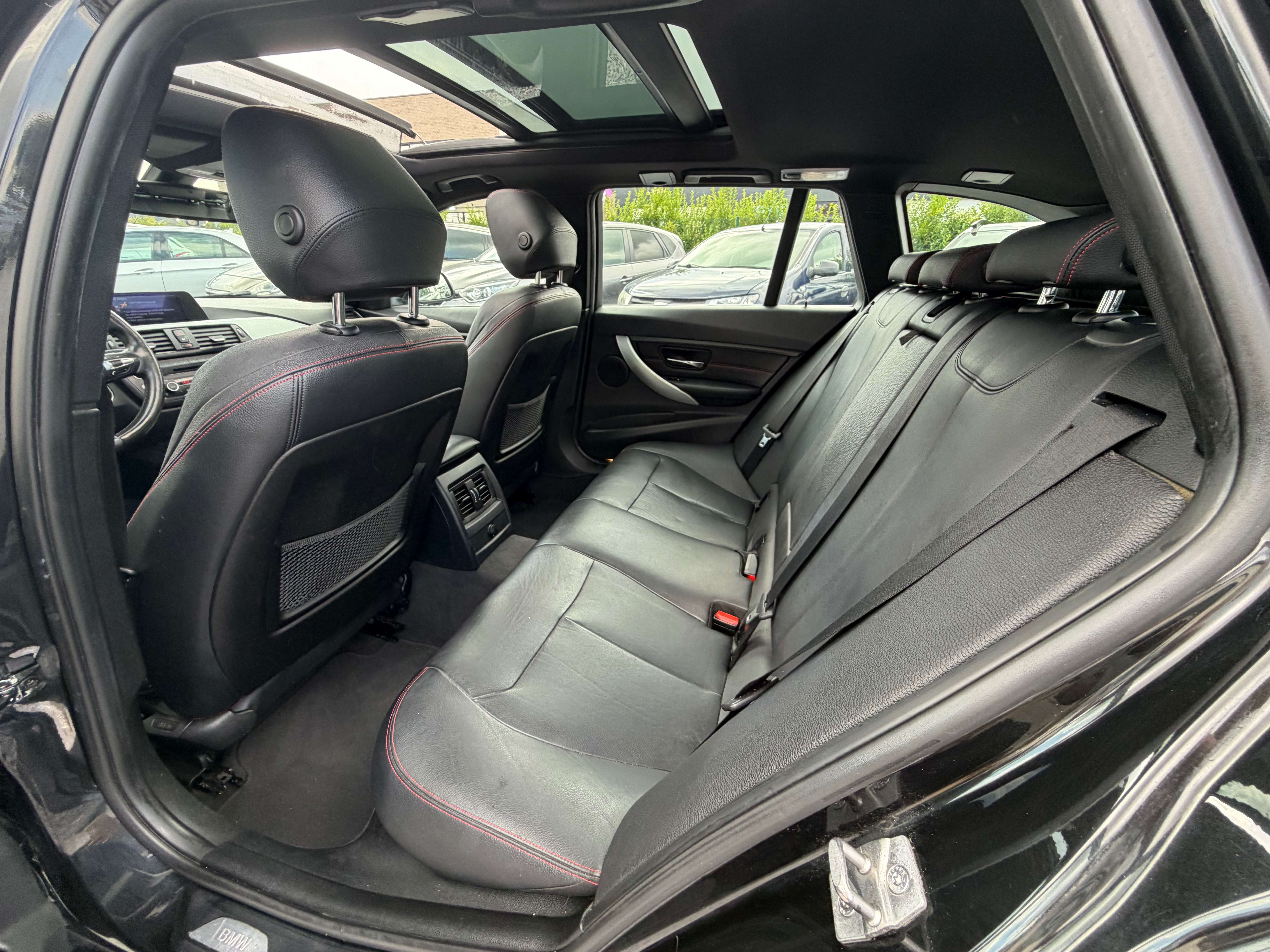 BMW 320 d X-Drive Touring - SportLine - Toit Pano - Cuir