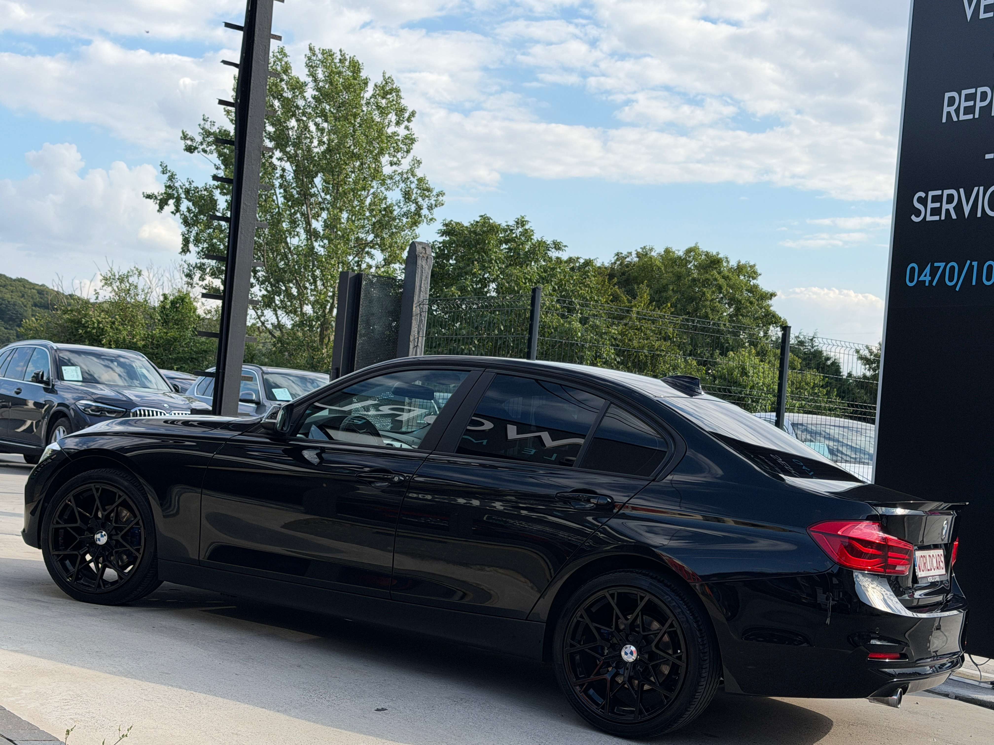 BMW 318 318i BUSINESS EDITION - BOITE MANU - PARK ASSIST - GARANTIE 12 MOIS