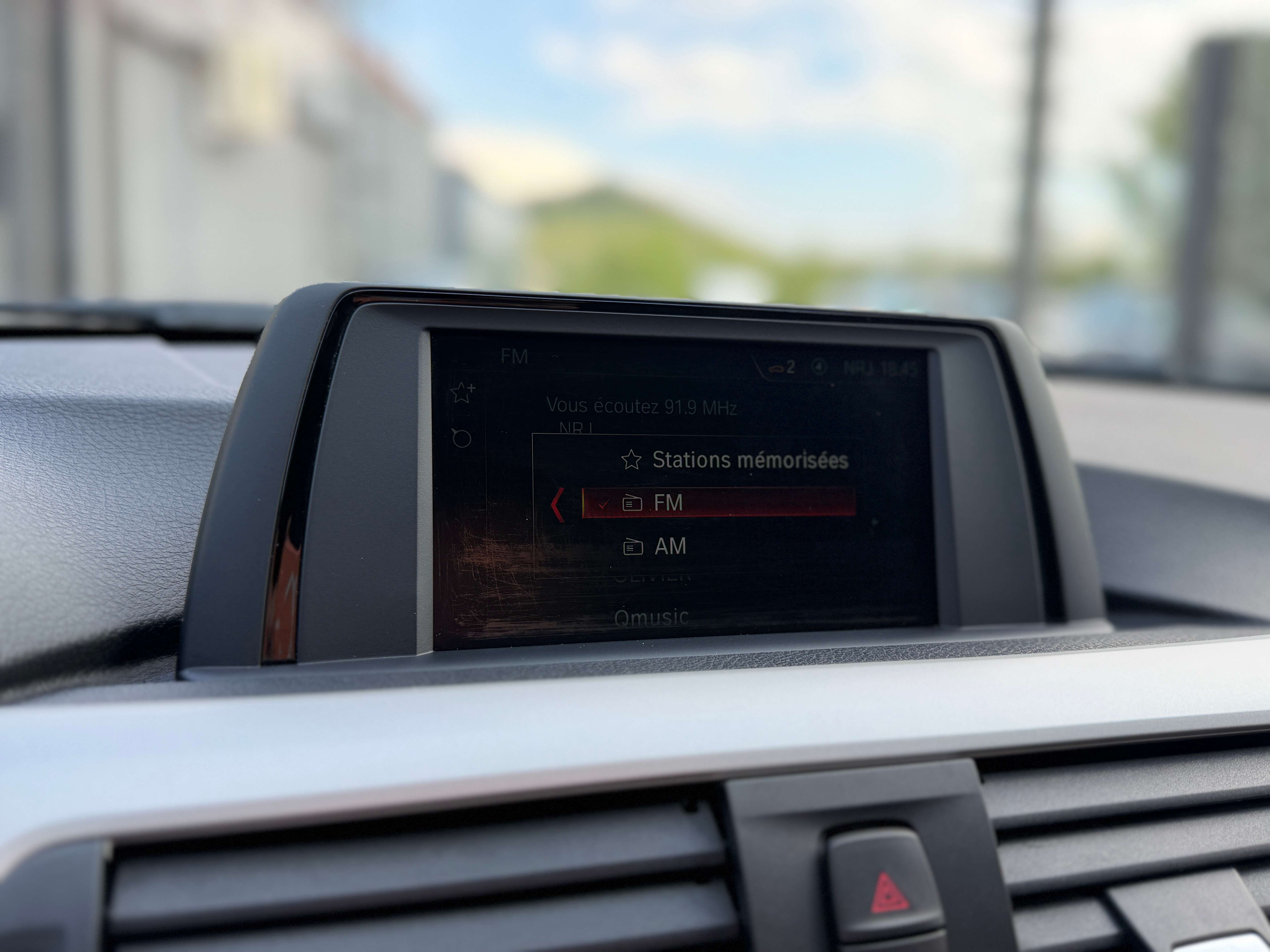 BMW 318 318i BUSINESS EDITION - BOITE MANU - PARK ASSIST - GARANTIE 12 MOIS