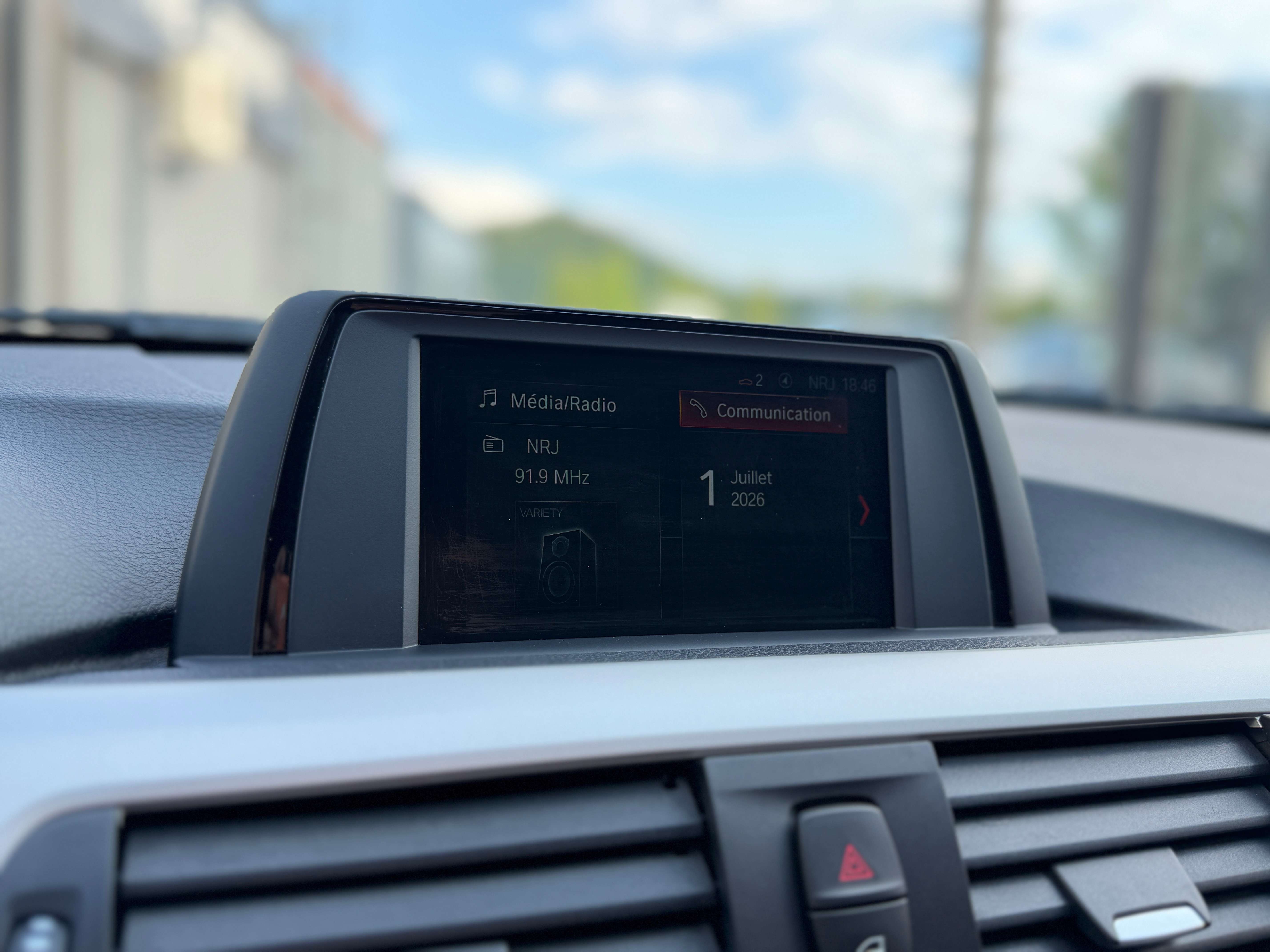 BMW 318 318i BUSINESS EDITION - BOITE MANU - PARK ASSIST - GARANTIE 12 MOIS
