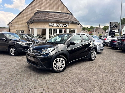 Toyota Aygo X Hatchback 1.0L MT X Play NIEUW STAAT CarPlay Camera LED