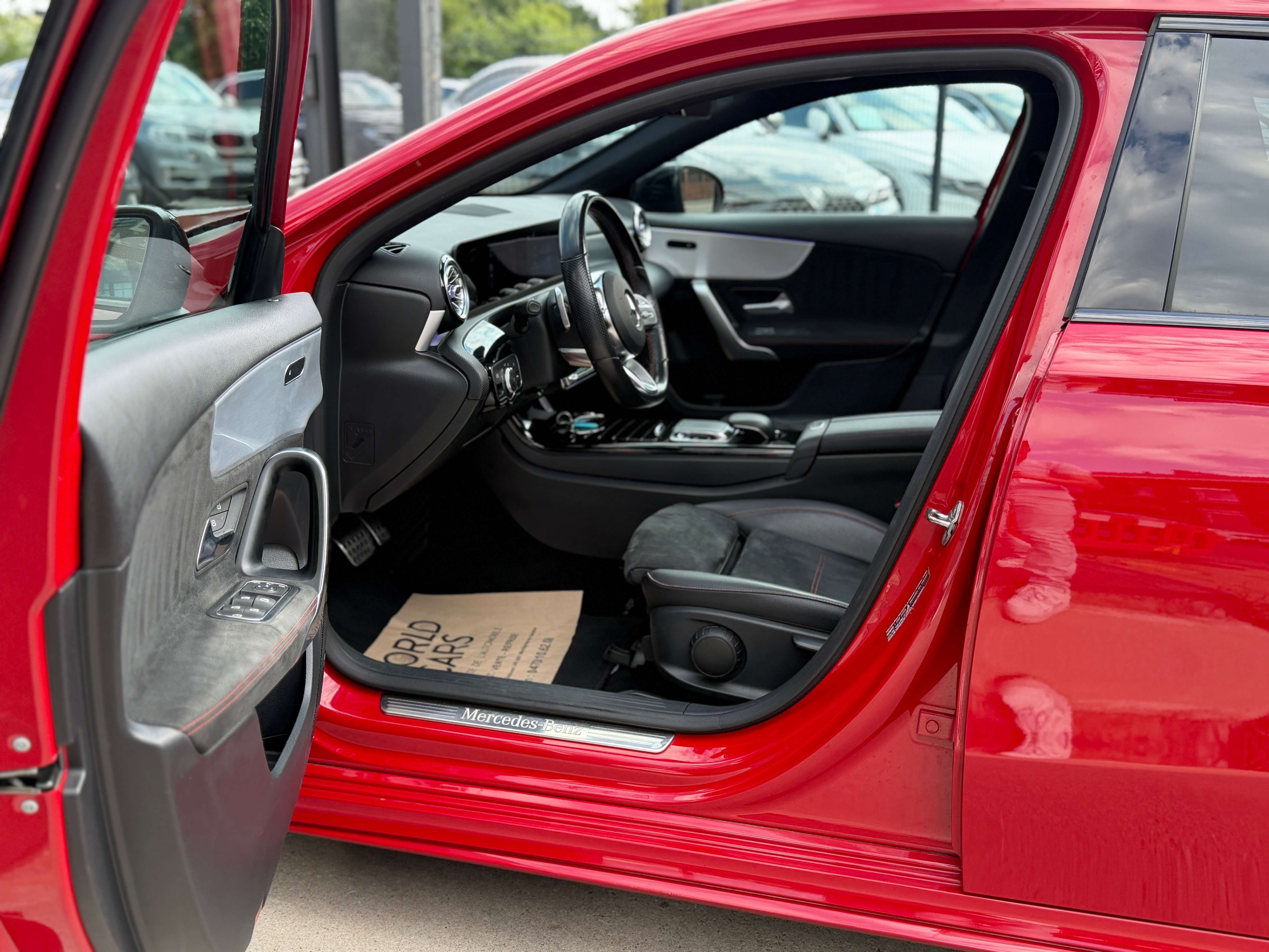 Mercedes-Benz A 250 A 250 PACK AMG - COCKPIT - LINE ASS. - PANO - CAMERA - NAVI - FULL OPTION