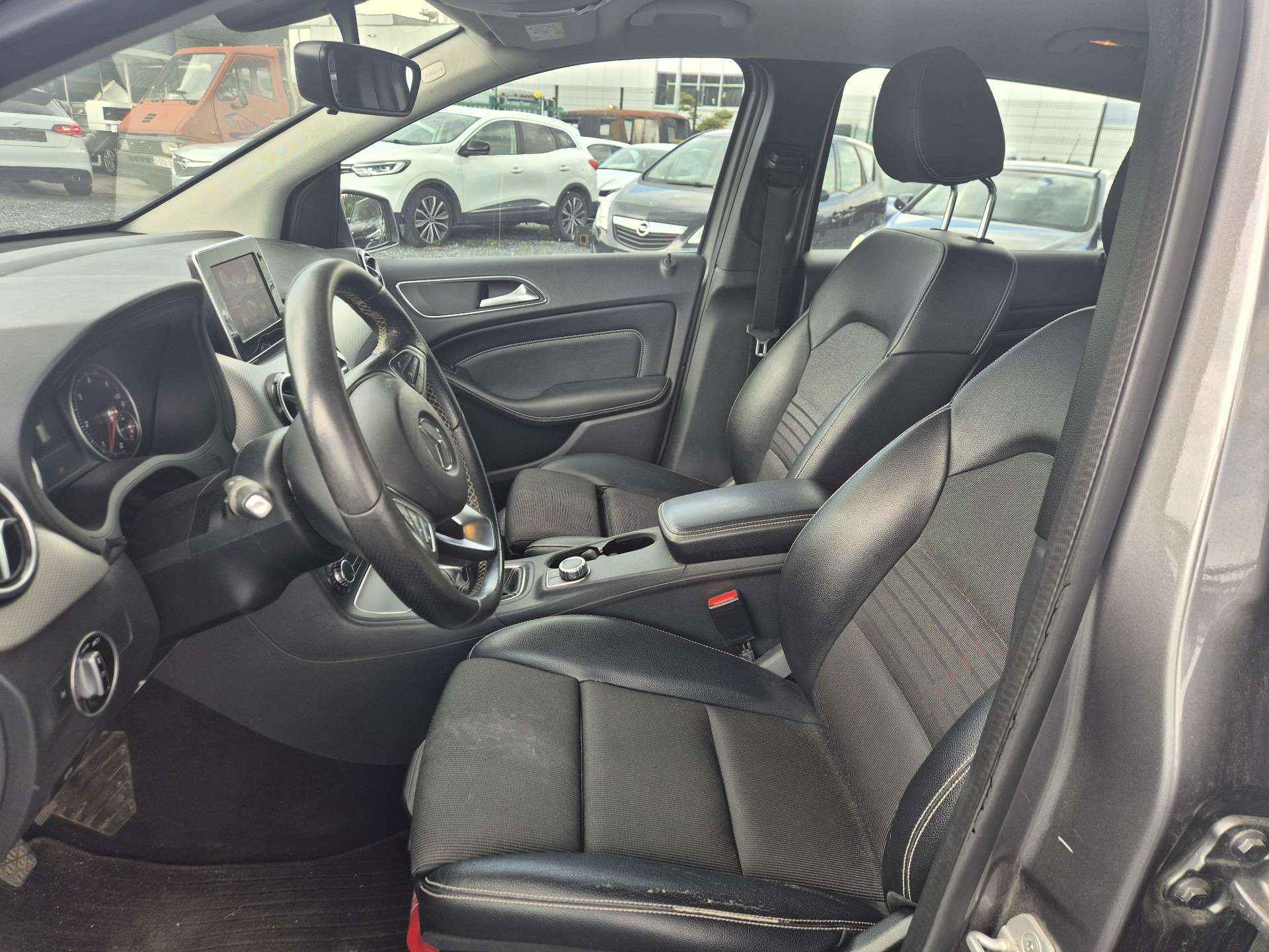 Mercedes-Benz B 180 1.5 D / / GPS / Marchand ou export
