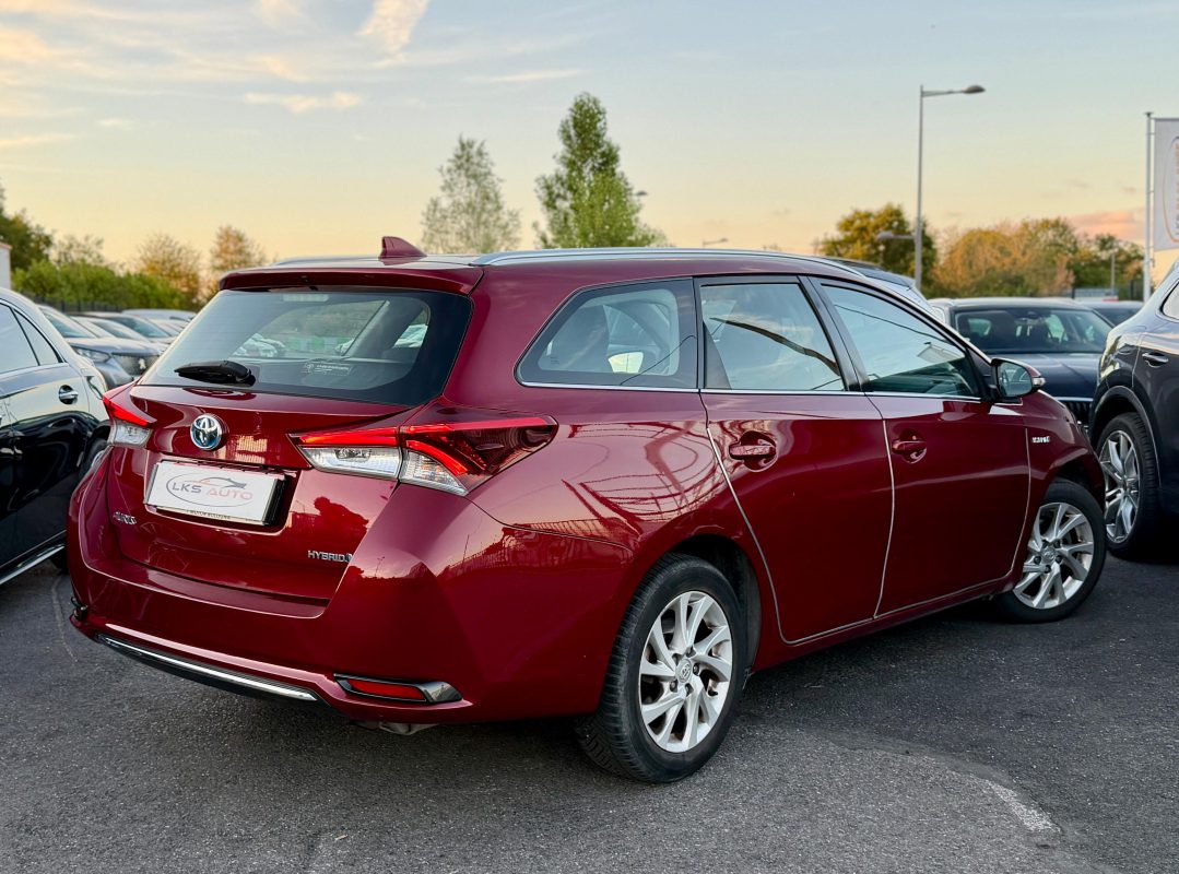 Toyota Auris SPORTS Touring 1.8 HYBRID 136H DYNAMIC BUSINESS