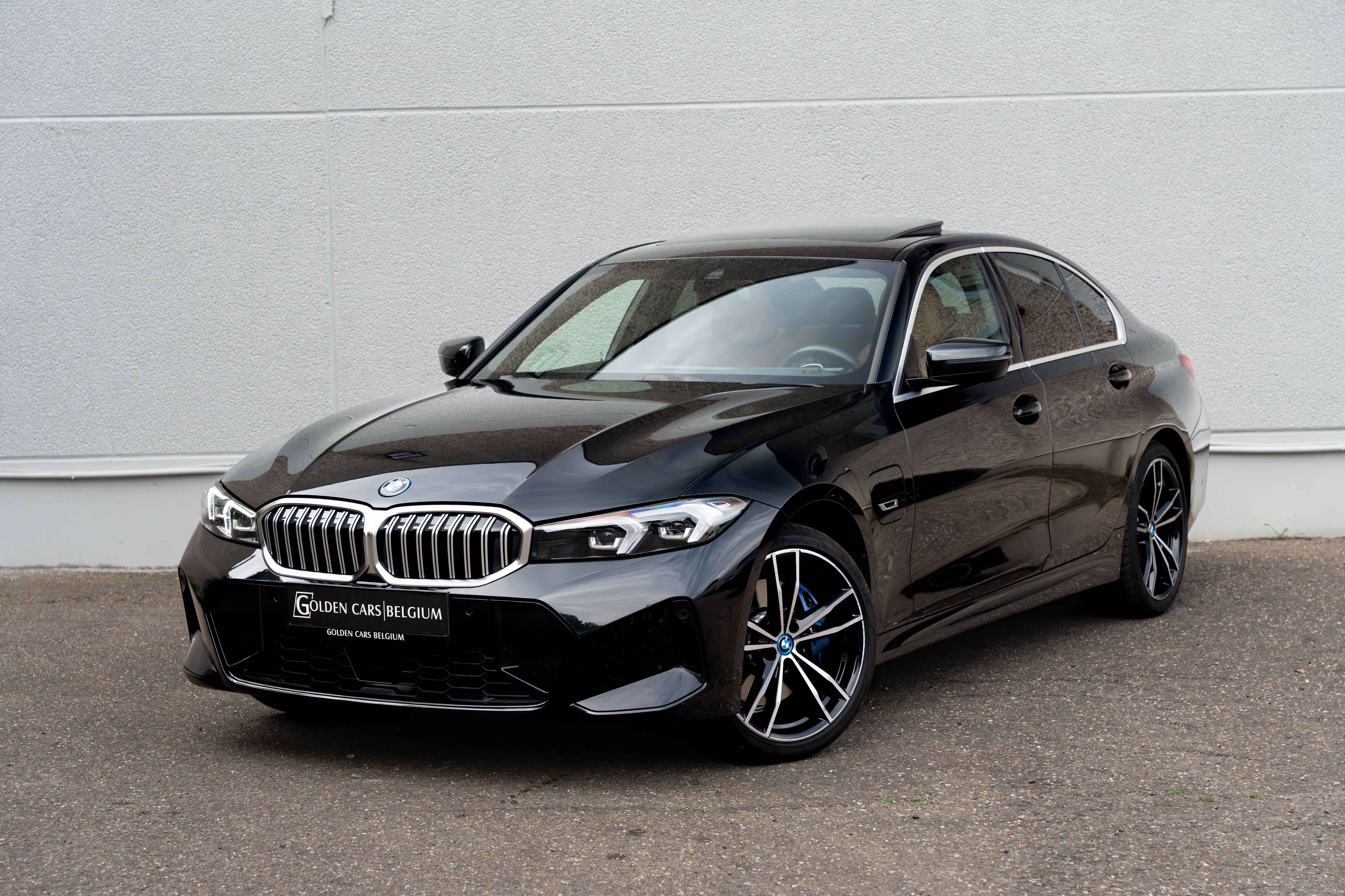 BMW 320 e M-SPORT OPENDAK/LED/WIDESCREEN/ACC/CAMERA/HI-FI/AMBIENTE/TREKHAAK