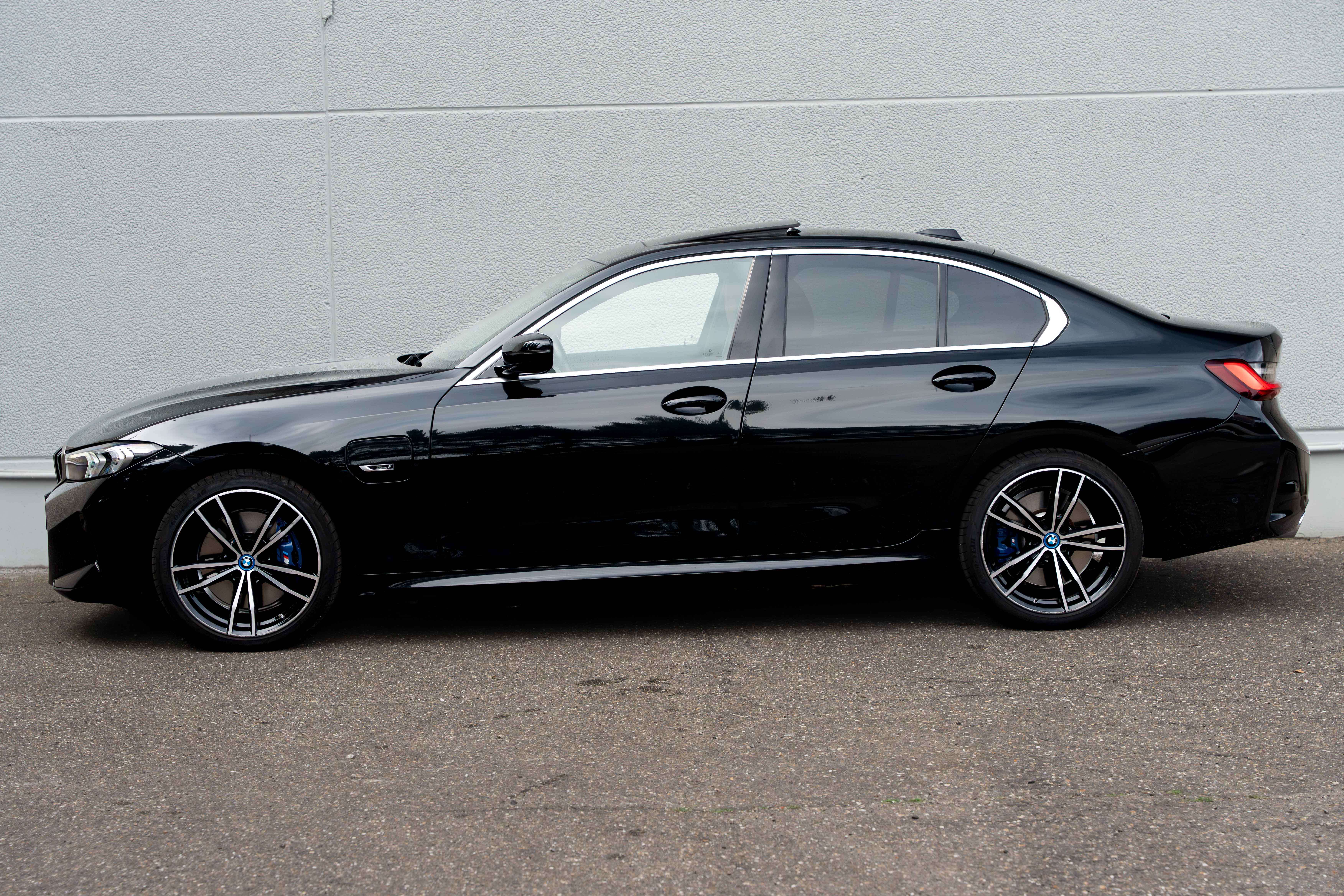 BMW 320 e M-SPORT OPENDAK/LED/WIDESCREEN/ACC/CAMERA/HI-FI/AMBIENTE/TREKHAAK