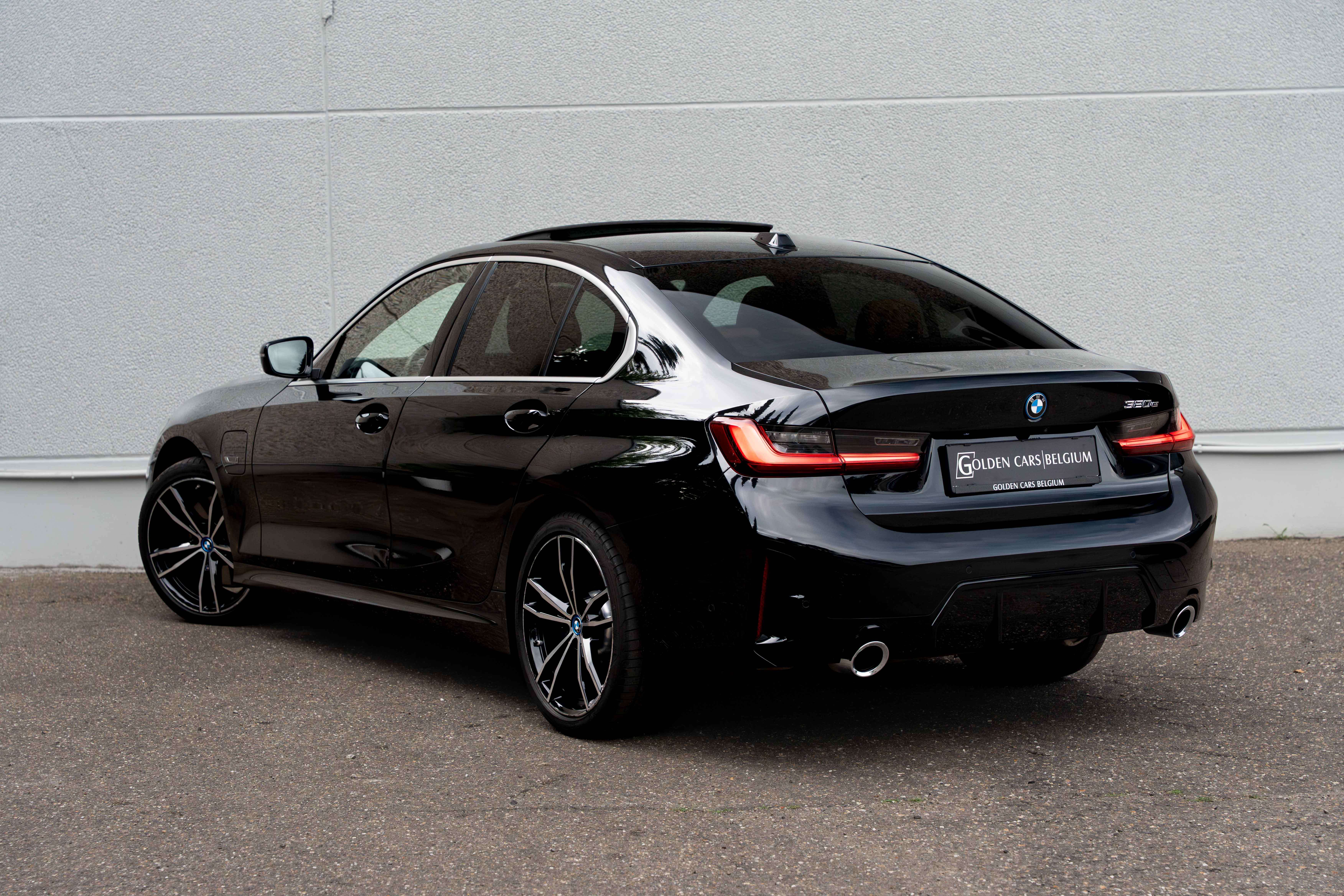 BMW 320 e M-SPORT OPENDAK/LED/WIDESCREEN/ACC/CAMERA/HI-FI/AMBIENTE/TREKHAAK