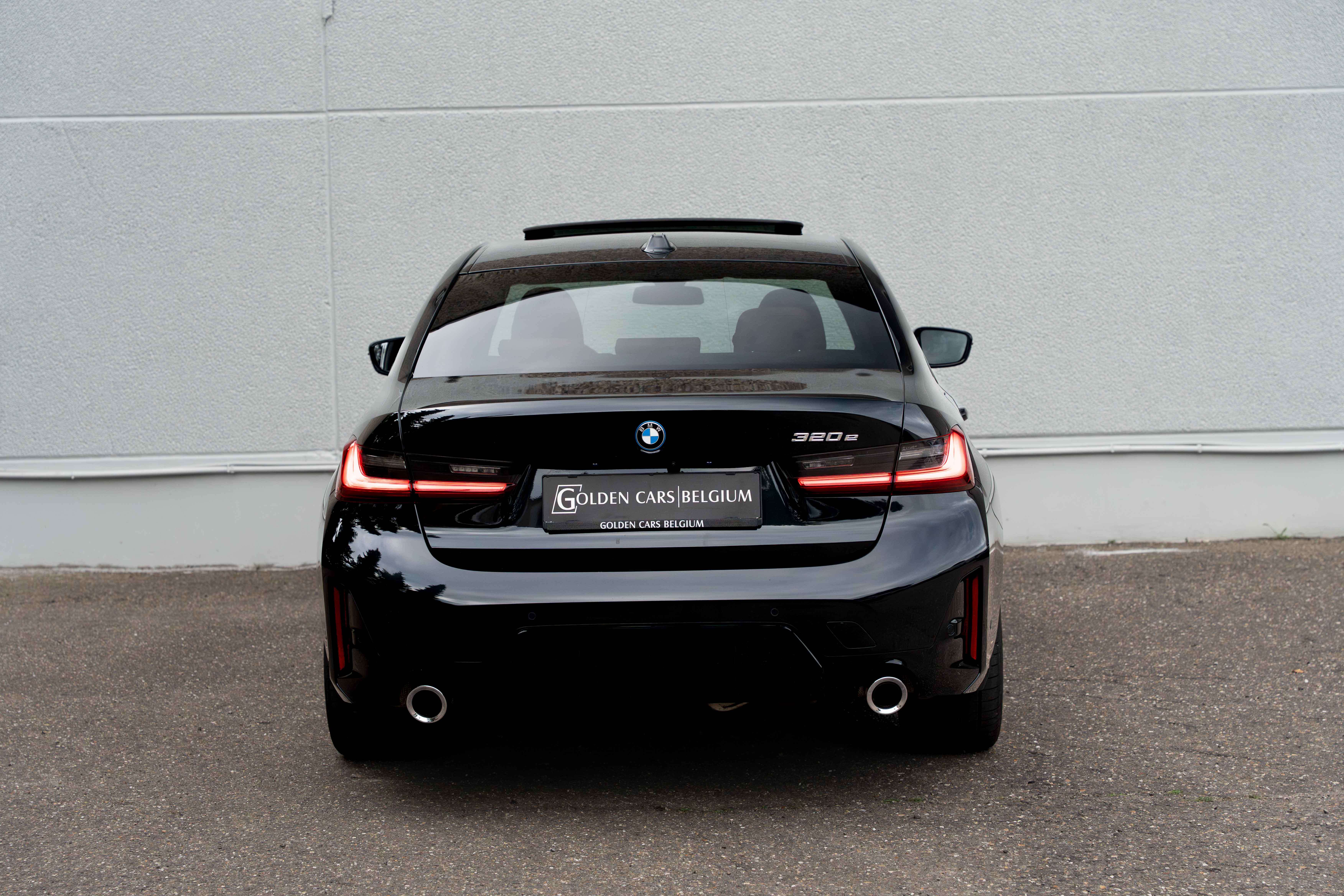 BMW 320 e M-SPORT OPENDAK/LED/WIDESCREEN/ACC/CAMERA/HI-FI/AMBIENTE/TREKHAAK