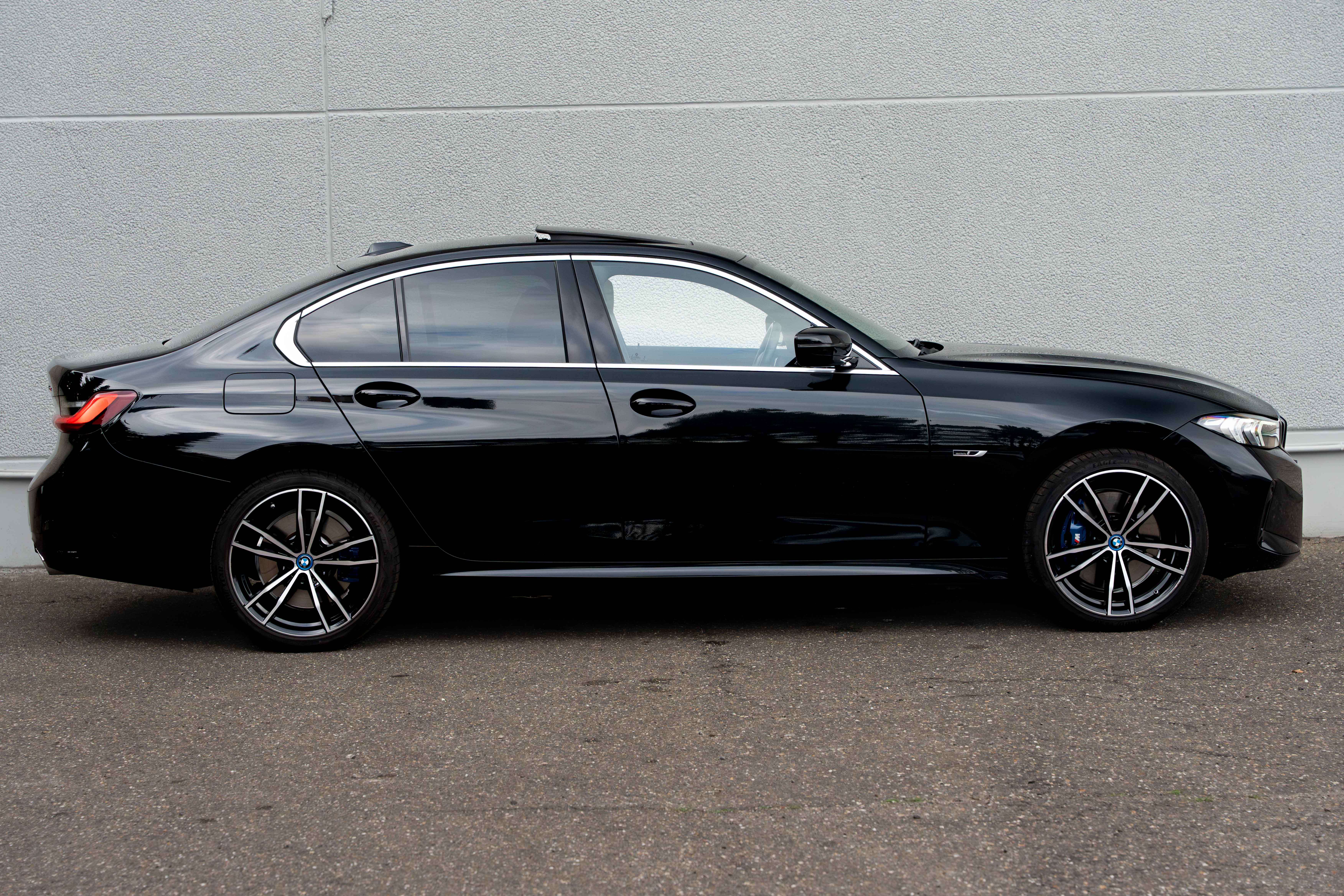 BMW 320 e M-SPORT OPENDAK/LED/WIDESCREEN/ACC/CAMERA/HI-FI/AMBIENTE/TREKHAAK