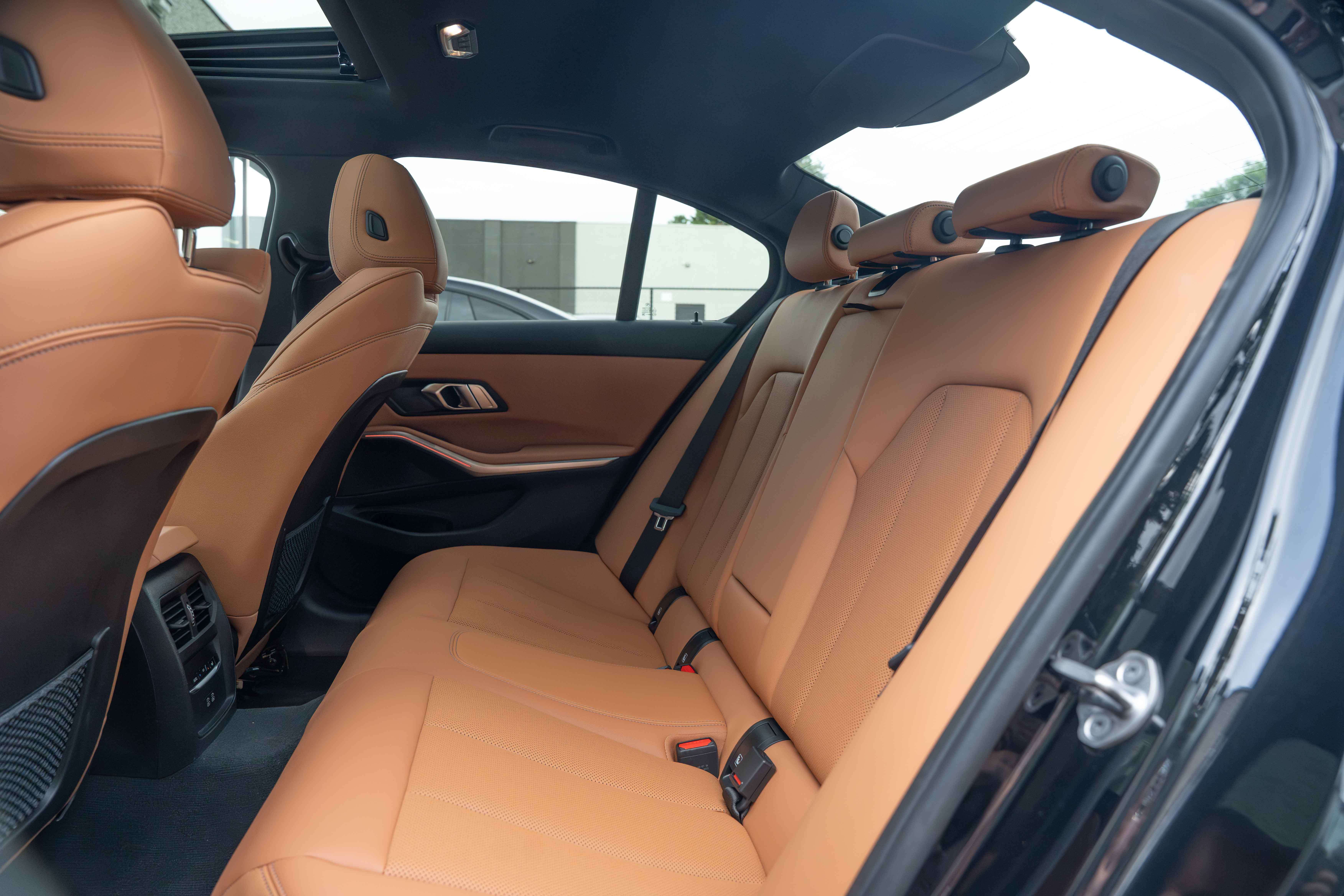 BMW 320 e M-SPORT OPENDAK/LED/WIDESCREEN/ACC/CAMERA/HI-FI/AMBIENTE/TREKHAAK