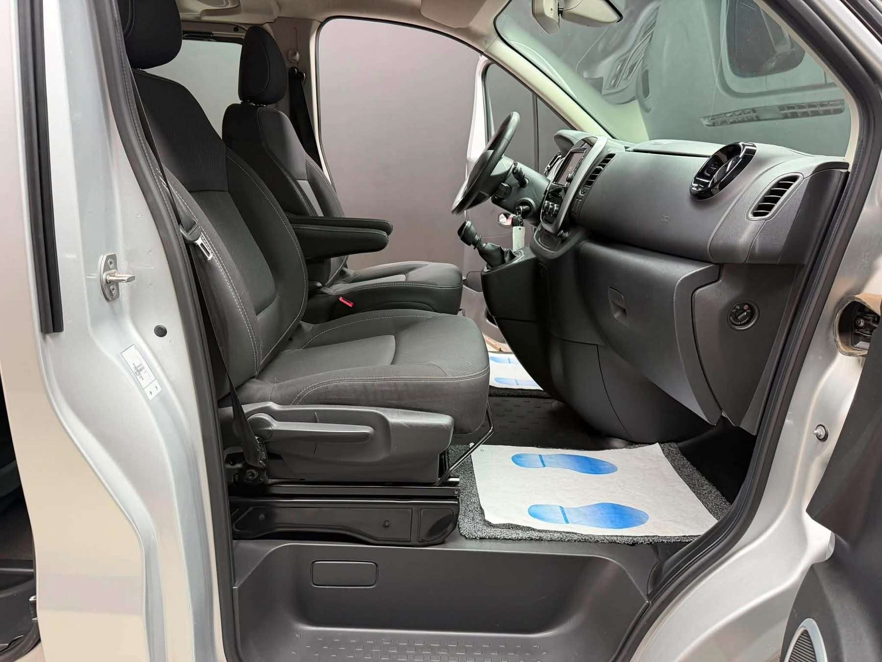 Renault Trafic Trafic 2.0 Blue dCi 5 places / double cabine **12 mois de garantie**