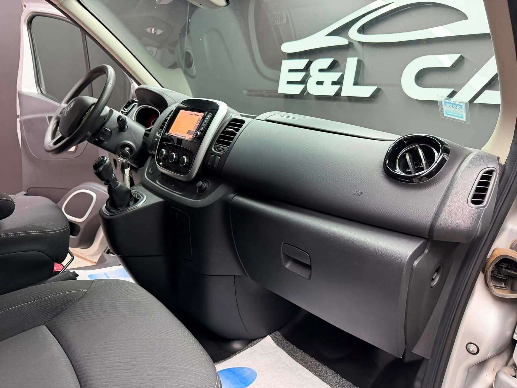 Renault Trafic Trafic 2.0 Blue dCi 5 places / double cabine **12 mois de garantie**