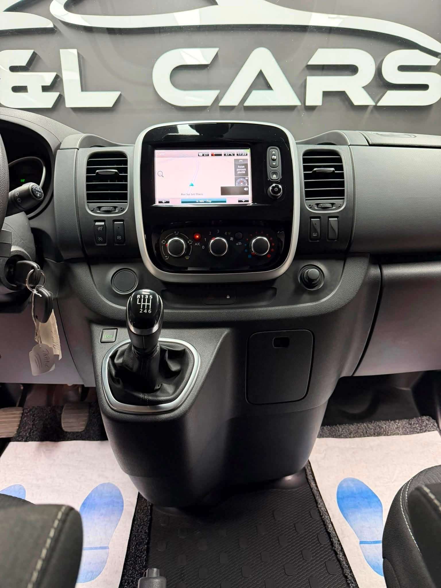 Renault Trafic Trafic 2.0 Blue dCi 5 places / double cabine **12 mois de garantie**