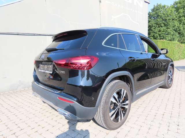 Mercedes-Benz GLA 180 GLA 180 Business Line