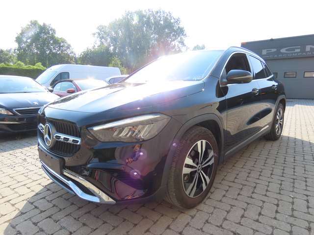 Mercedes-Benz GLA 180 GLA 180 Business Line