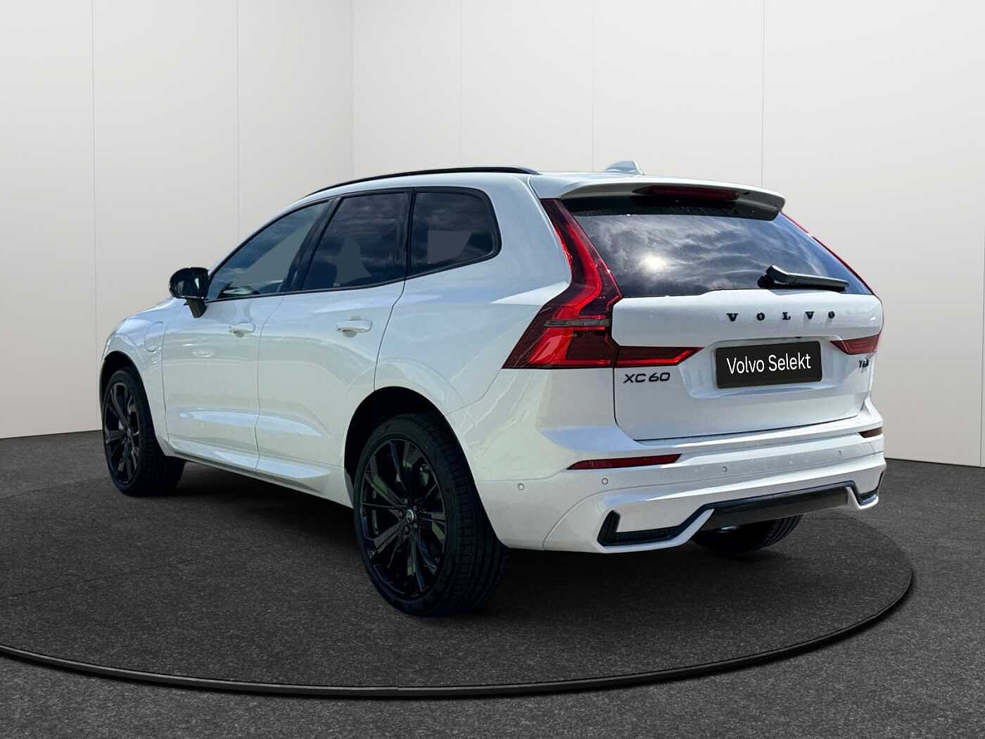Volvo XC60 Black Edition Plus, T6 AWD Plug-in Hybrid, Elektrisch/Benzin