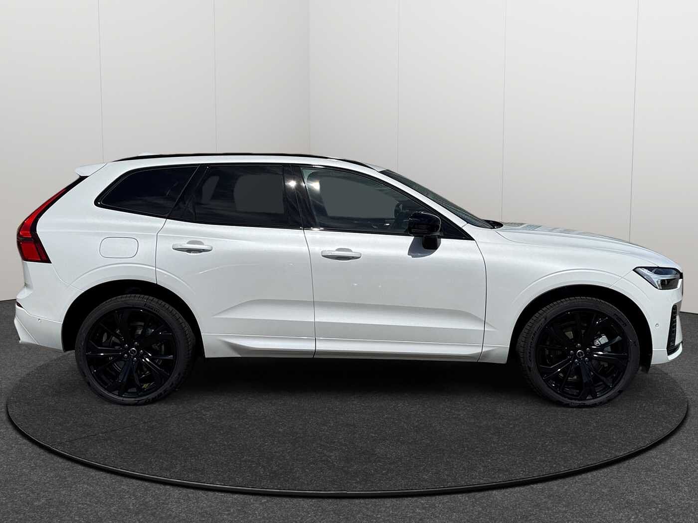Volvo XC60 Black Edition Plus, T6 AWD Plug-in Hybrid, Elektrisch/Benzin