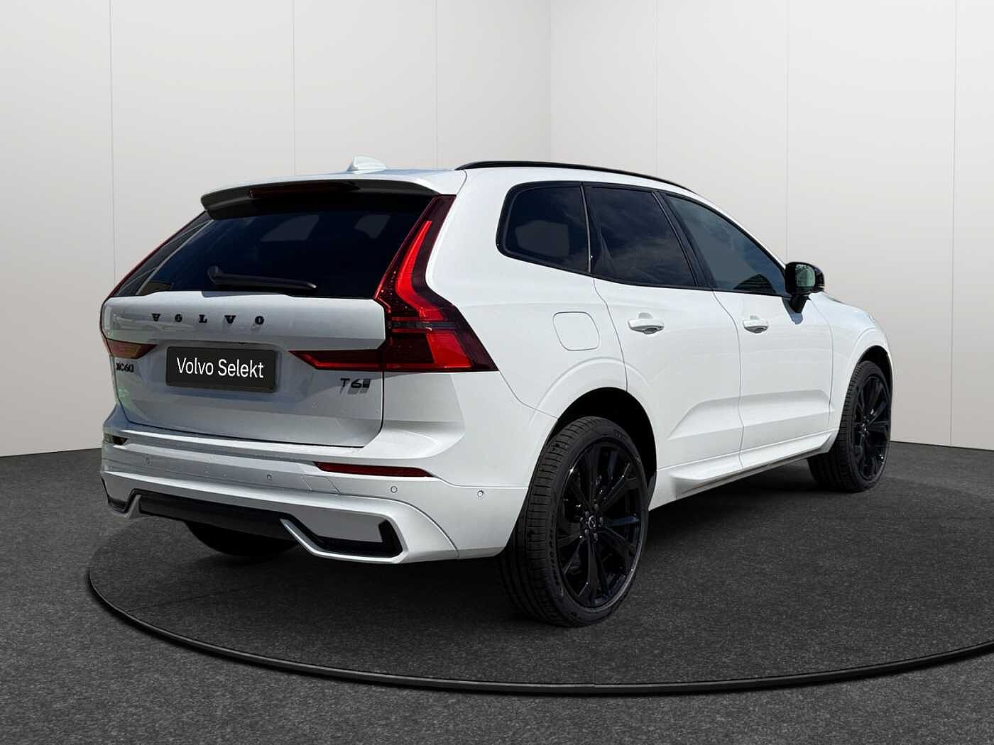 Volvo XC60 Black Edition Plus, T6 AWD Plug-in Hybrid, Elektrisch/Benzin