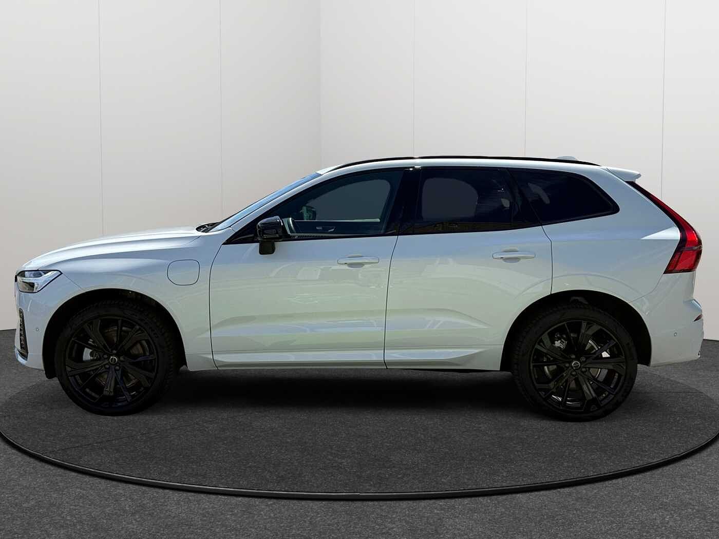 Volvo XC60 Black Edition Plus, T6 AWD Plug-in Hybrid, Elektrisch/Benzin