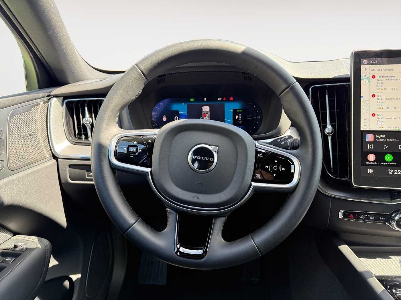 Volvo XC60 Black Edition Plus, T6 AWD Plug-in Hybrid, Elektrisch/Benzin