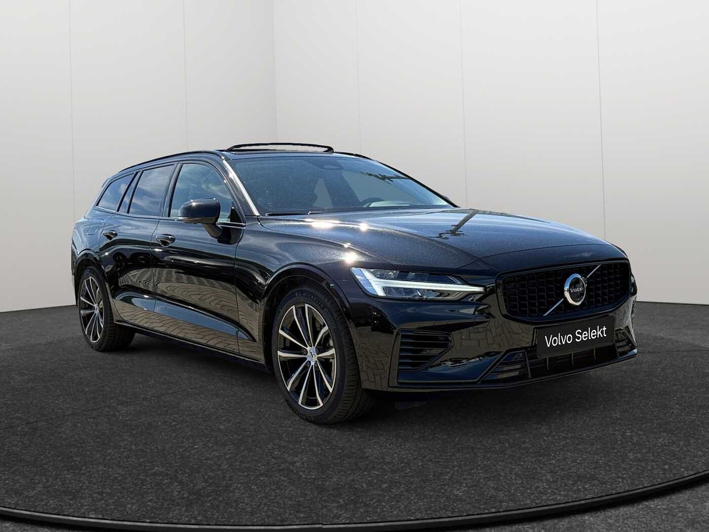 Volvo V60 Plus, T6 AWD Plug-in Hybrid, Elektrisch/Benzin, Dark