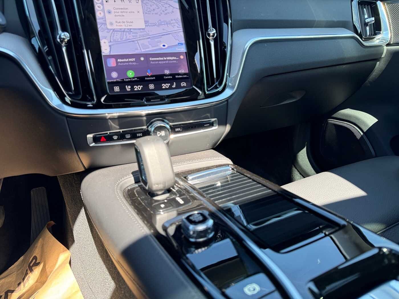 Volvo V60 Plus, T6 AWD Plug-in Hybrid, Elektrisch/Benzin, Dark