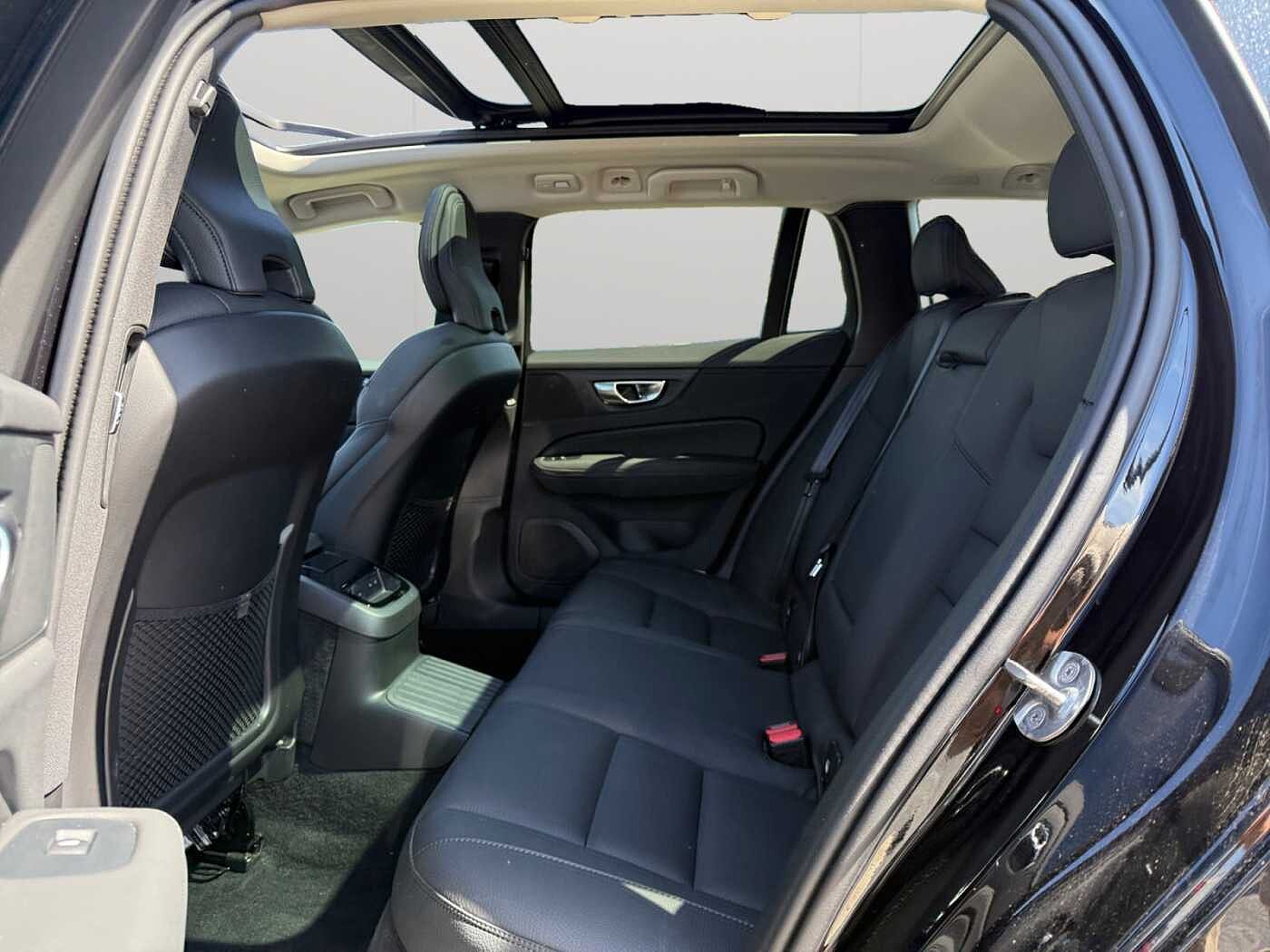 Volvo V60 Plus, T6 AWD Plug-in Hybrid, Elektrisch/Benzin, Dark