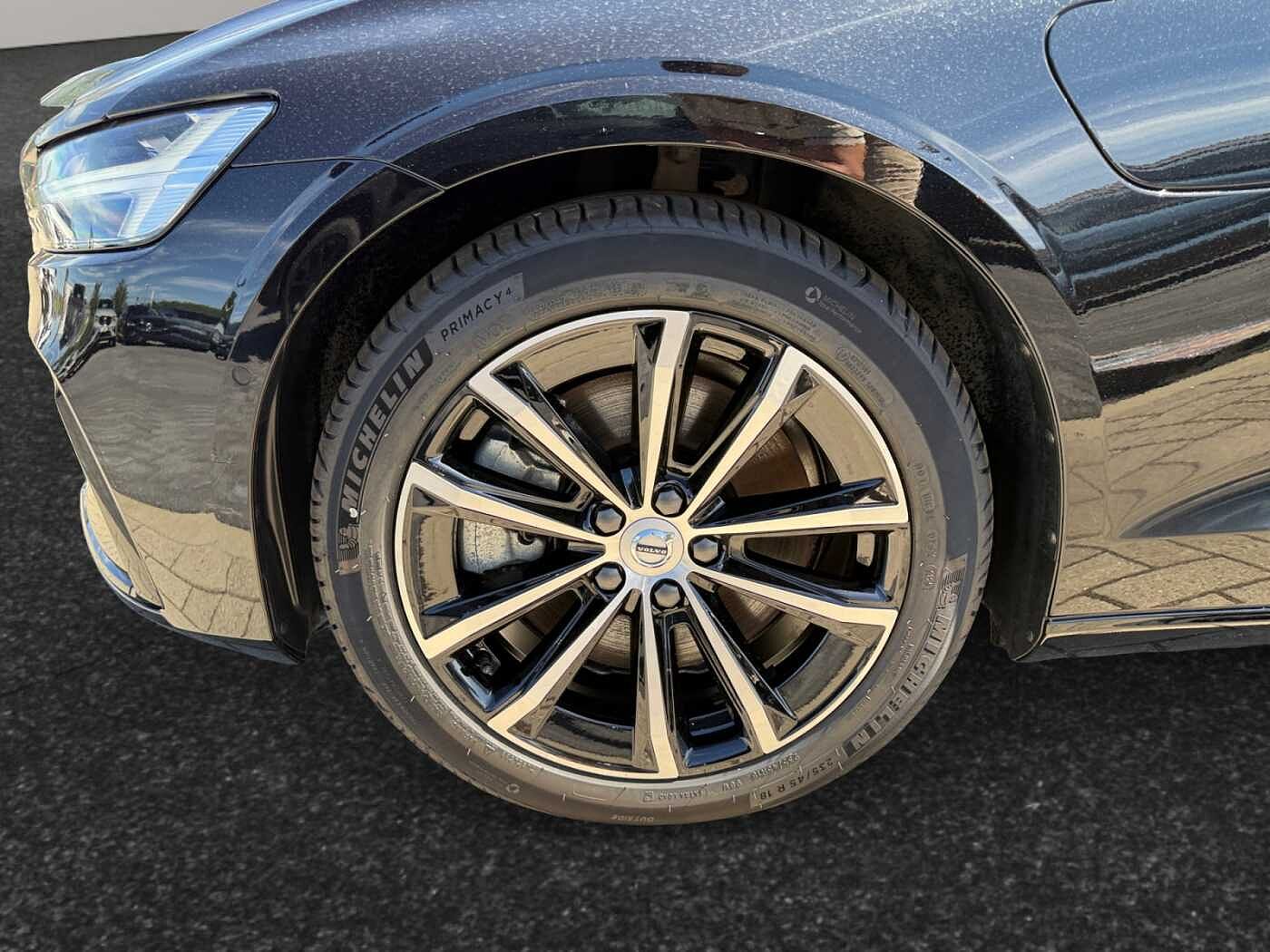 Volvo V60 Plus, T6 AWD Plug-in Hybrid, Elektrisch/Benzin, Dark