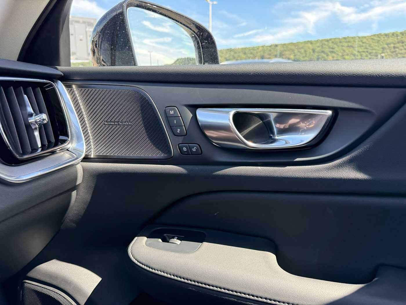 Volvo V60 Plus, T6 AWD Plug-in Hybrid, Elektrisch/Benzin, Dark