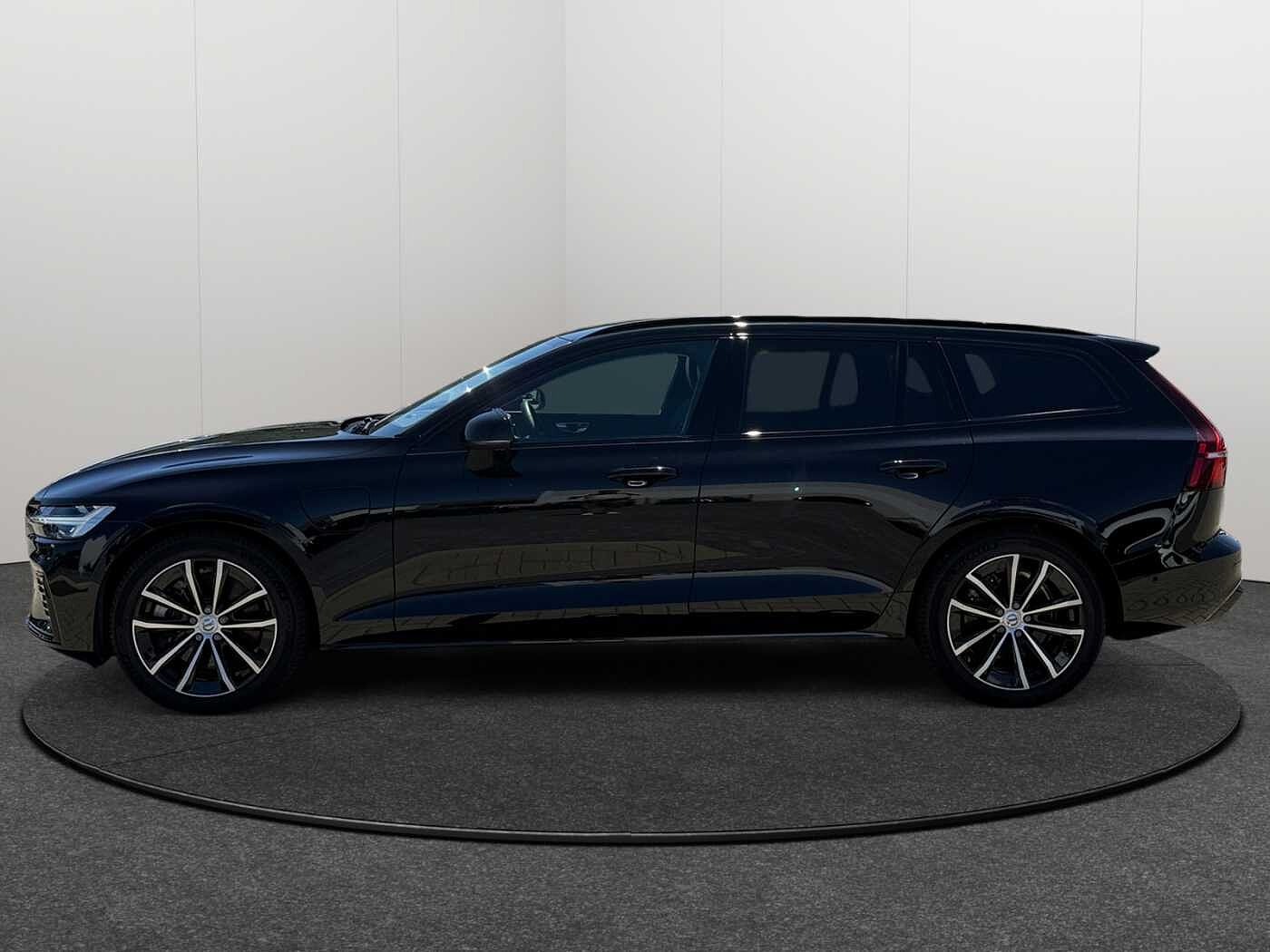 Volvo V60 Plus, T6 AWD Plug-in Hybrid, Electrique/essence, Dark