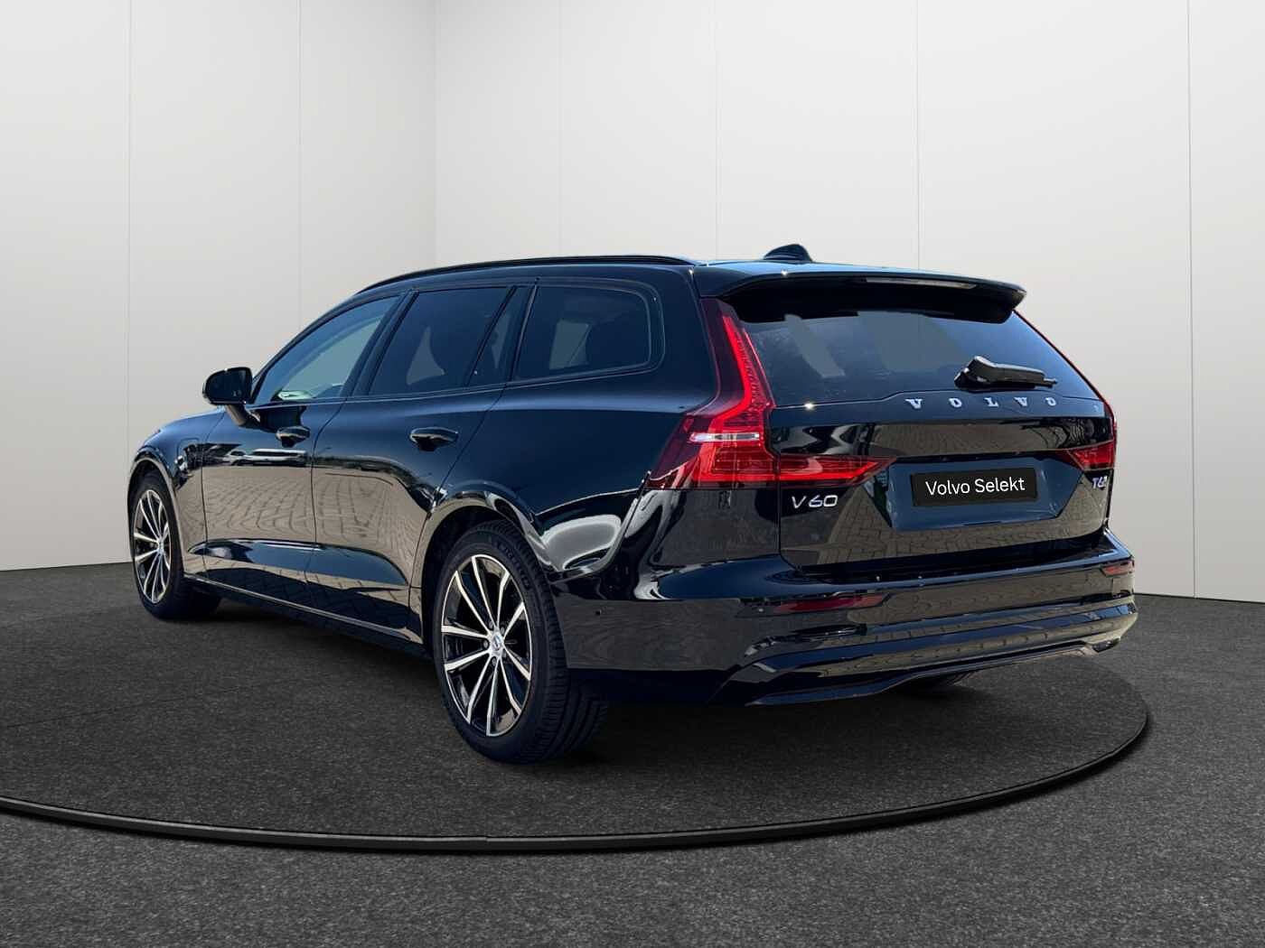 Volvo V60 Plus, T6 AWD Plug-in Hybrid, Electrique/essence, Dark