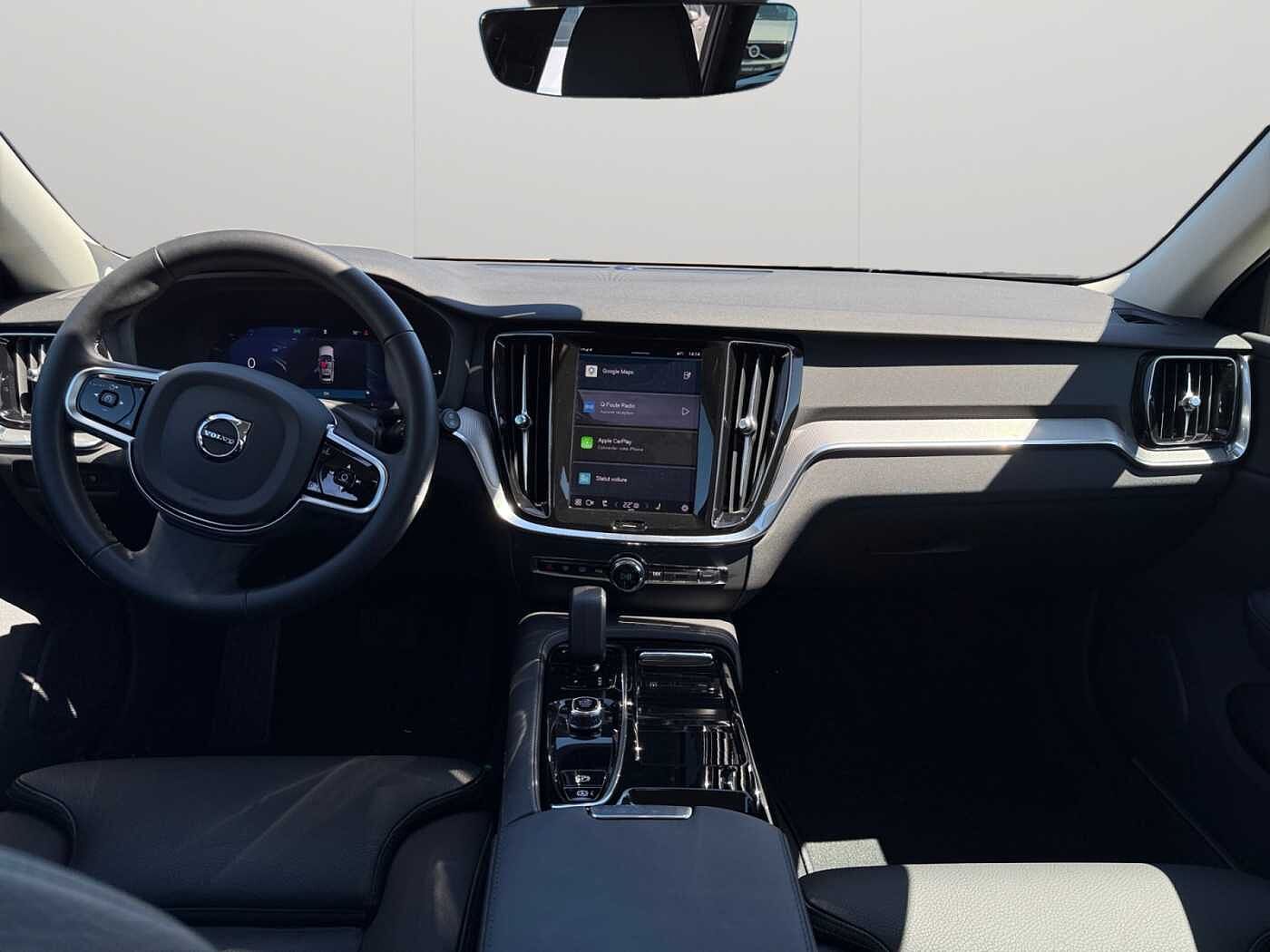 Volvo V60 Plus, T6 AWD Plug-in Hybrid, Electrique/Essence, Dark